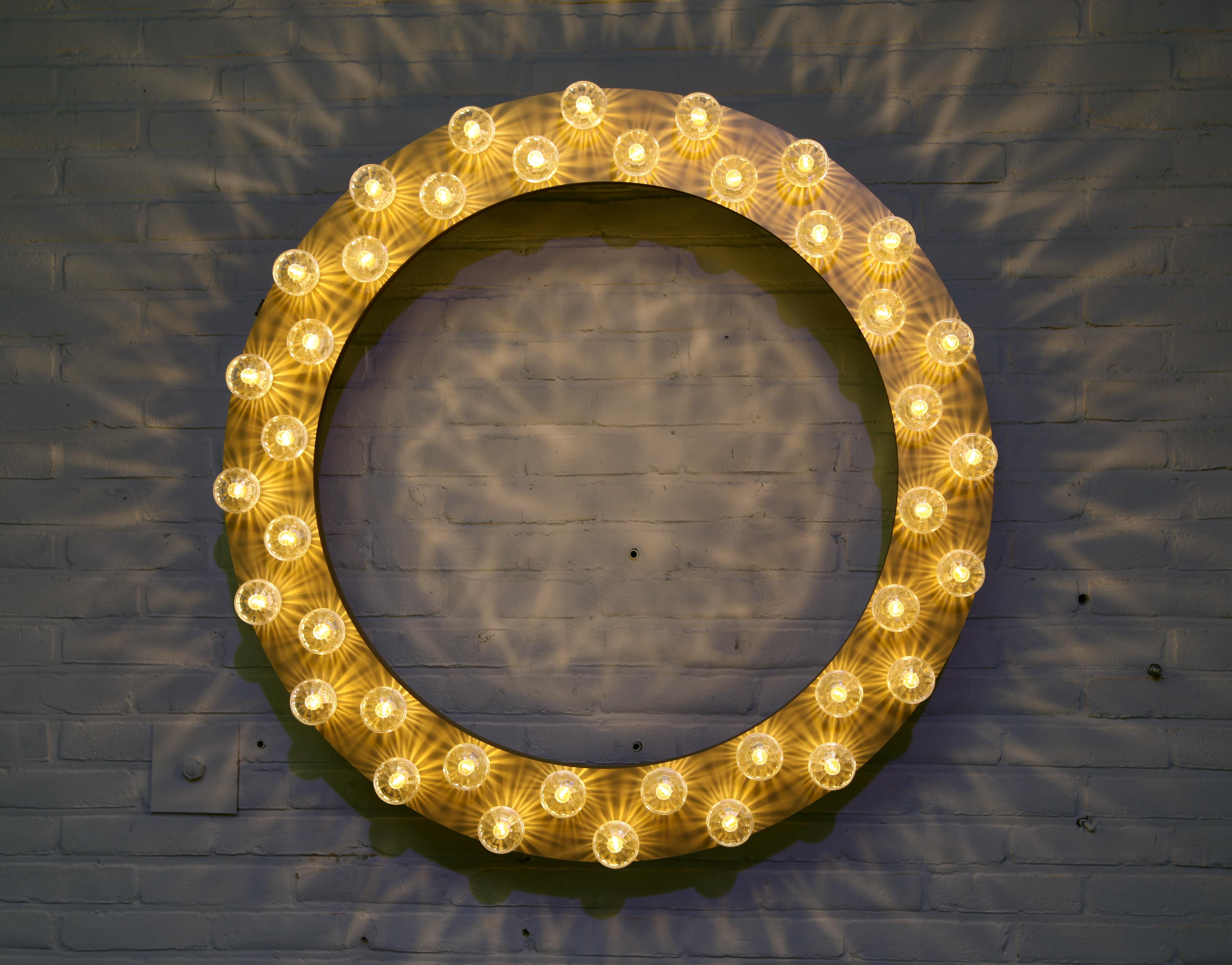 XXI secolo e contemporaneo Lampada a sospensione Halo Triple Large in alluminio bronzo di JSPR in vendita