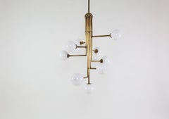 Halo V9, ottone, vetro soffiato a mano, lampadario contemporaneo, Kalin Asenov