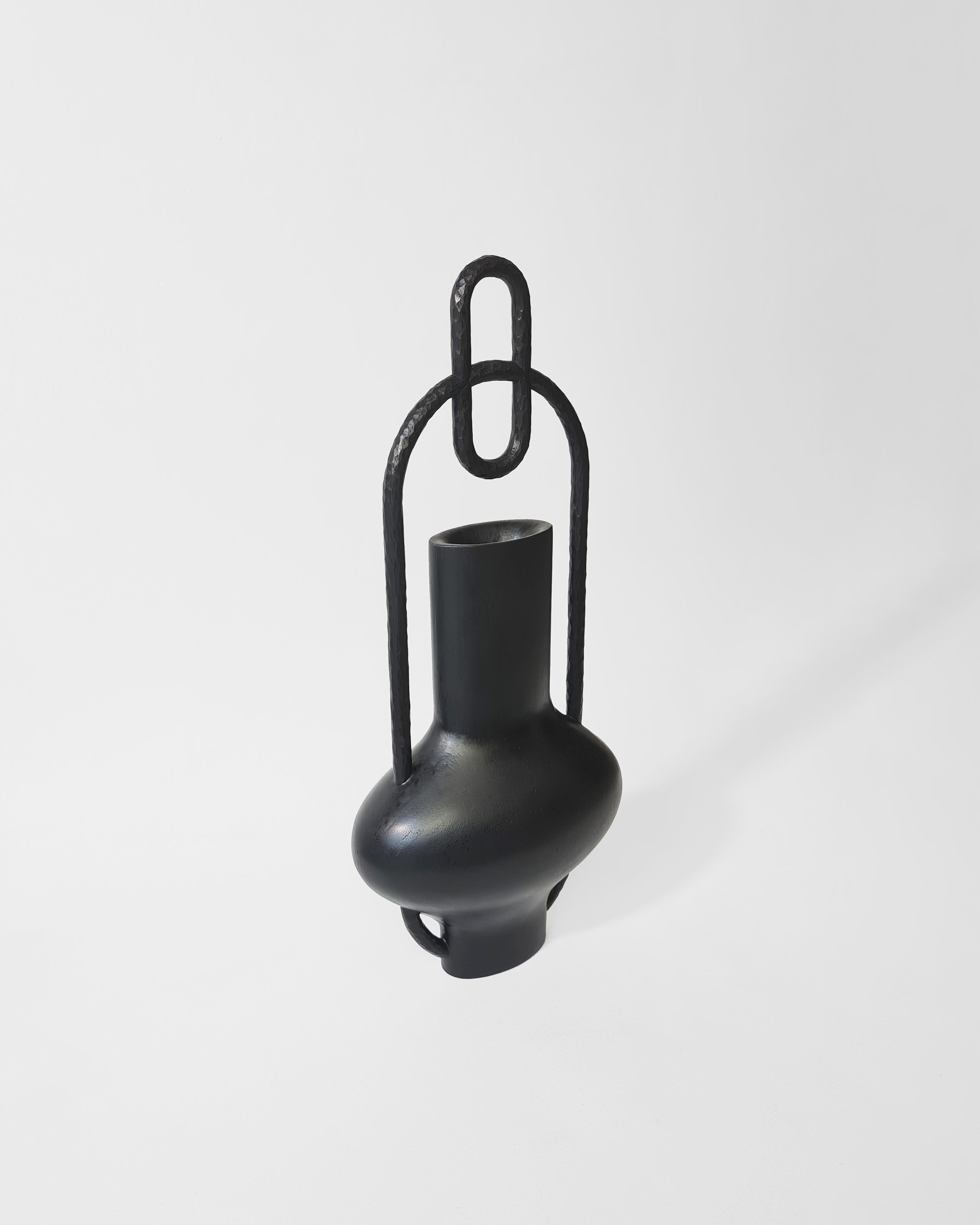 Ebonized Halo Vase III, Brazilian Contemporary Design, by Estúdio Carmine For Sale