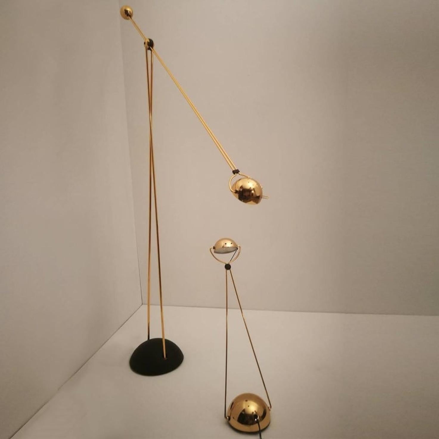Lampadaire et lampe de bureau halogène de Stephano Cevoli plaqué or, années 1980, Italie en vente 3