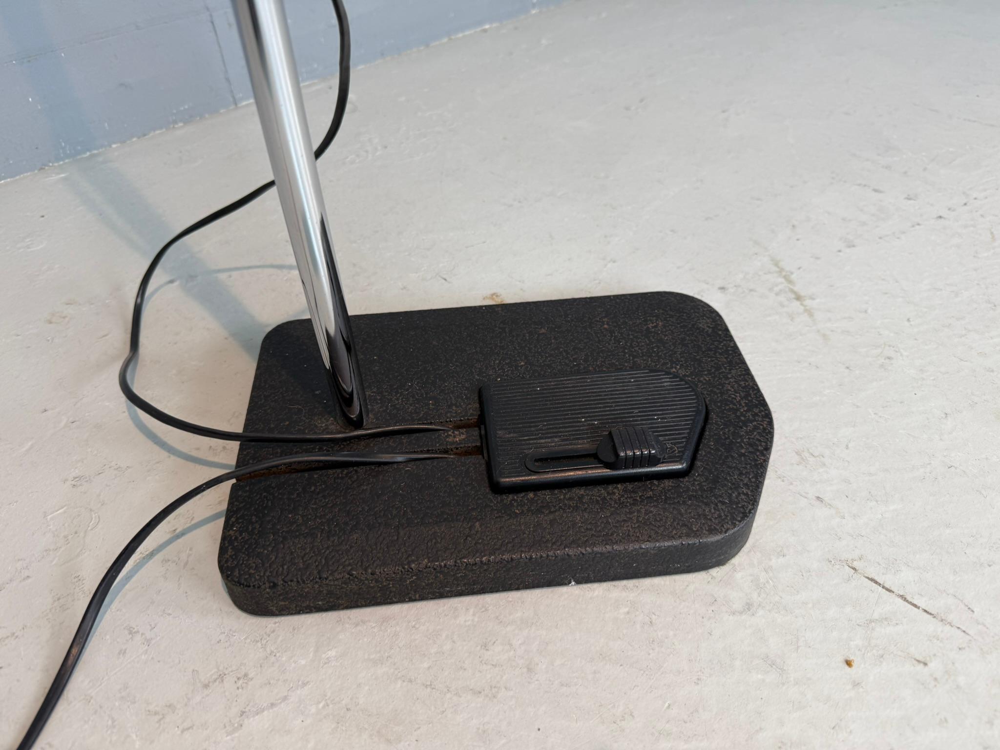 Lámpara de pie Haloprofil 8008 de Viktor Frauenknecht para Swiss Lamps Años 70 en venta 4