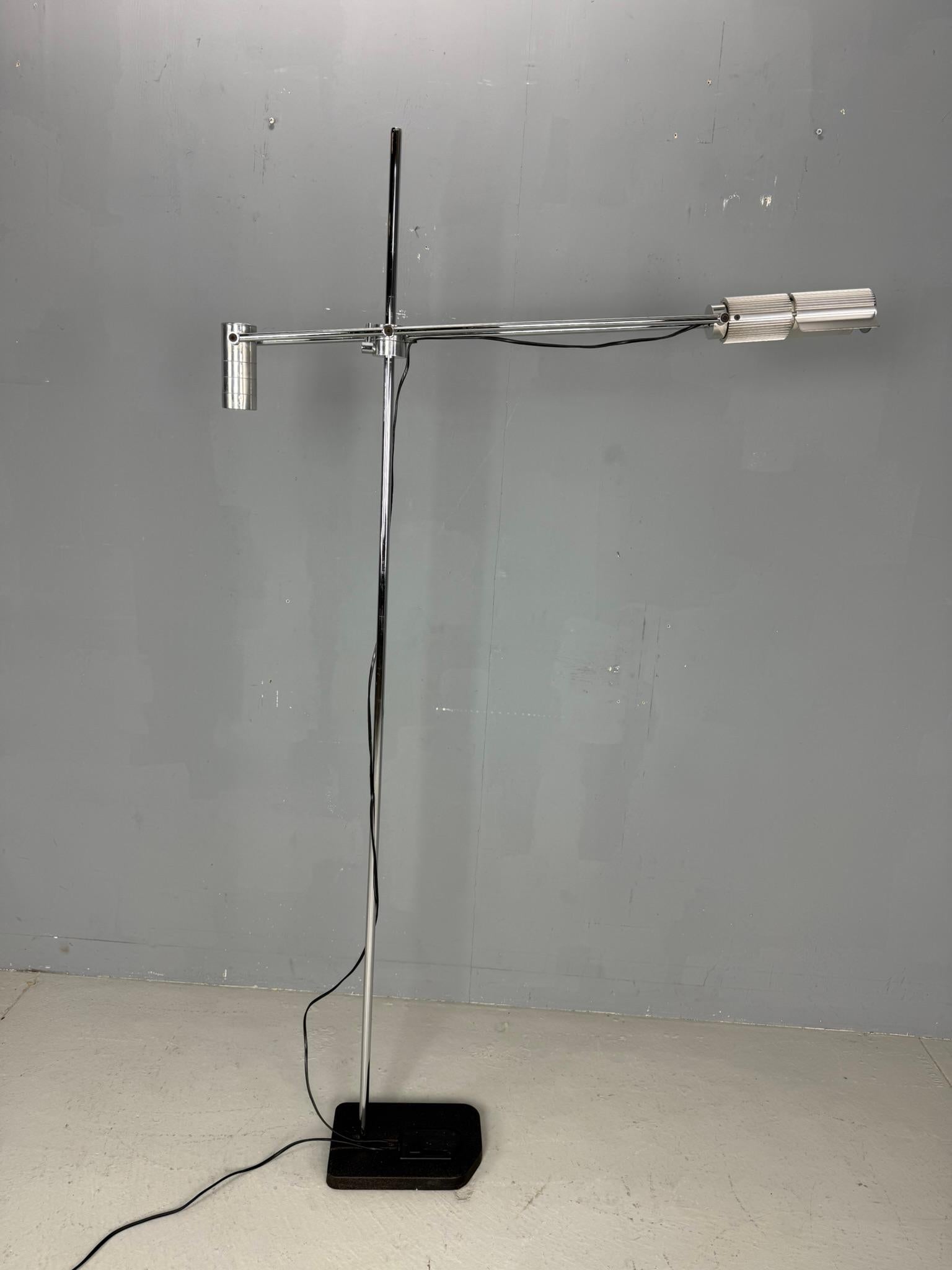 Lámpara de pie Haloprofil 8008 de Viktor Frauenknecht para Swiss Lamps Años 70 en venta 11