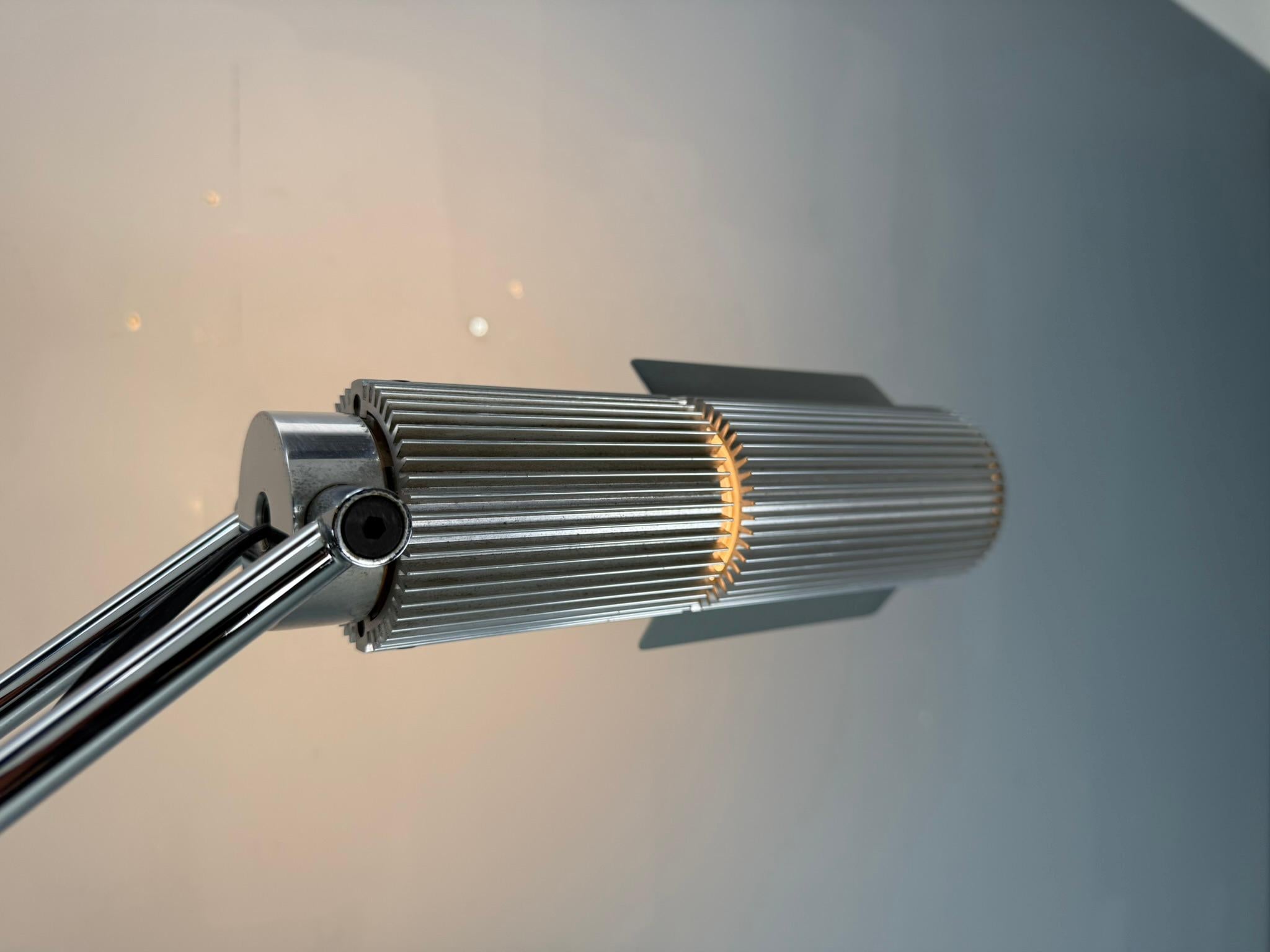 Lámpara de pie Haloprofil 8008 de Viktor Frauenknecht para Swiss Lamps Años 70 Aluminio en venta