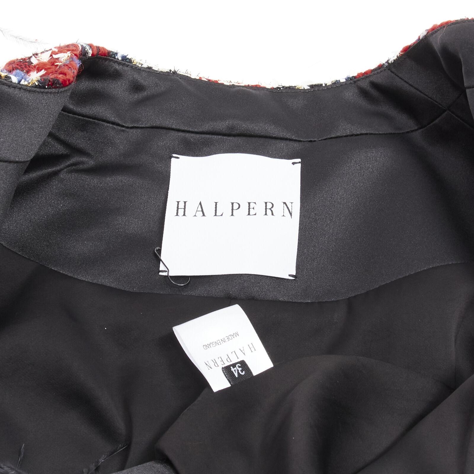 HALPERN Veste courte en tweed à carreaux rouges avec garniture en plumes noires FR34 XS 2022 en vente 6