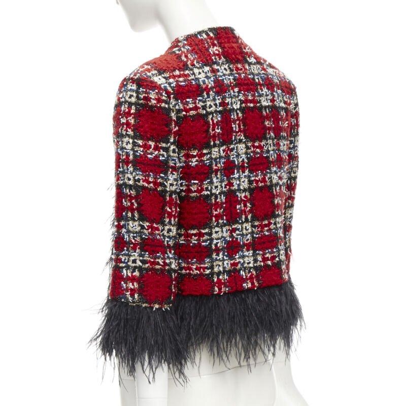 HALPERN 2022 giacca cropped in tweed a quadri rossi e piume nere FR34 XS in vendita 2