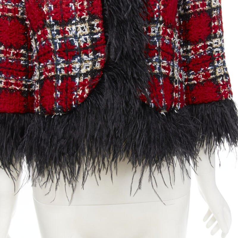 HALPERN 2022 giacca cropped in tweed a quadri rossi e piume nere FR34 XS in vendita 4