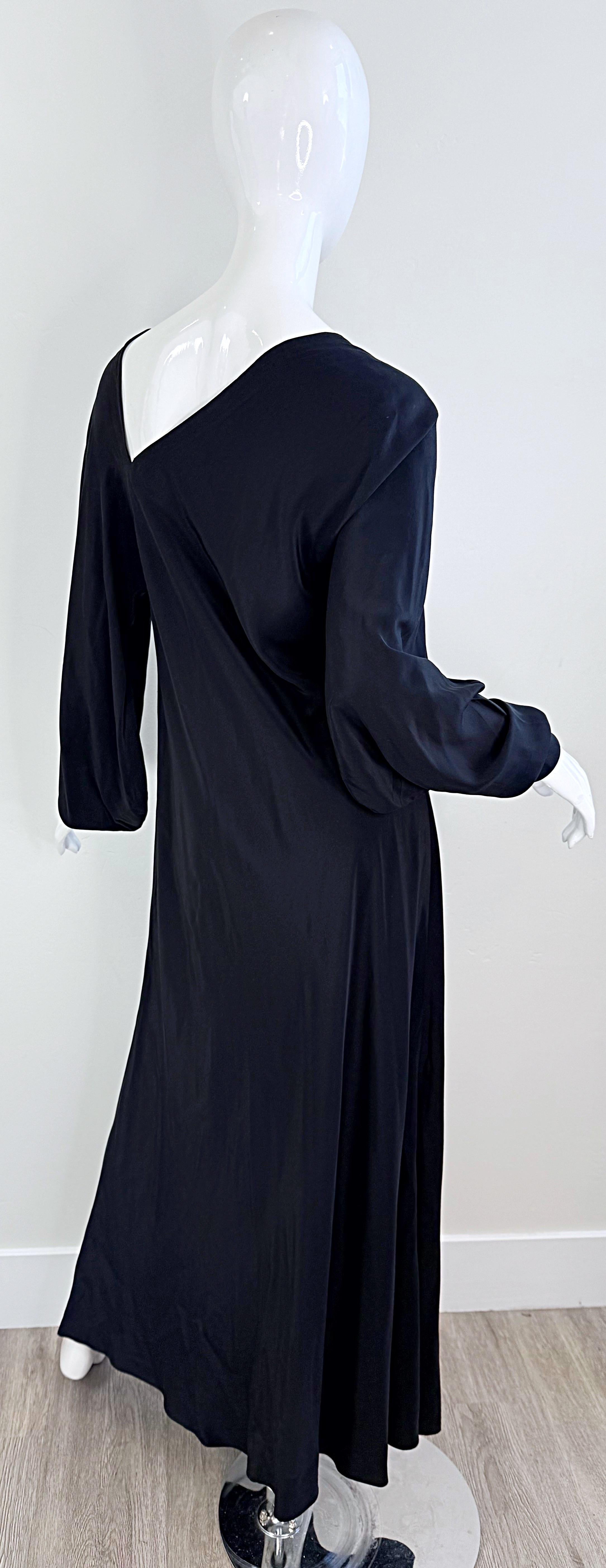 Halston 1970s Seda Negro Bies Icono Manga Obispo Vestido de noche Vintage en venta 6