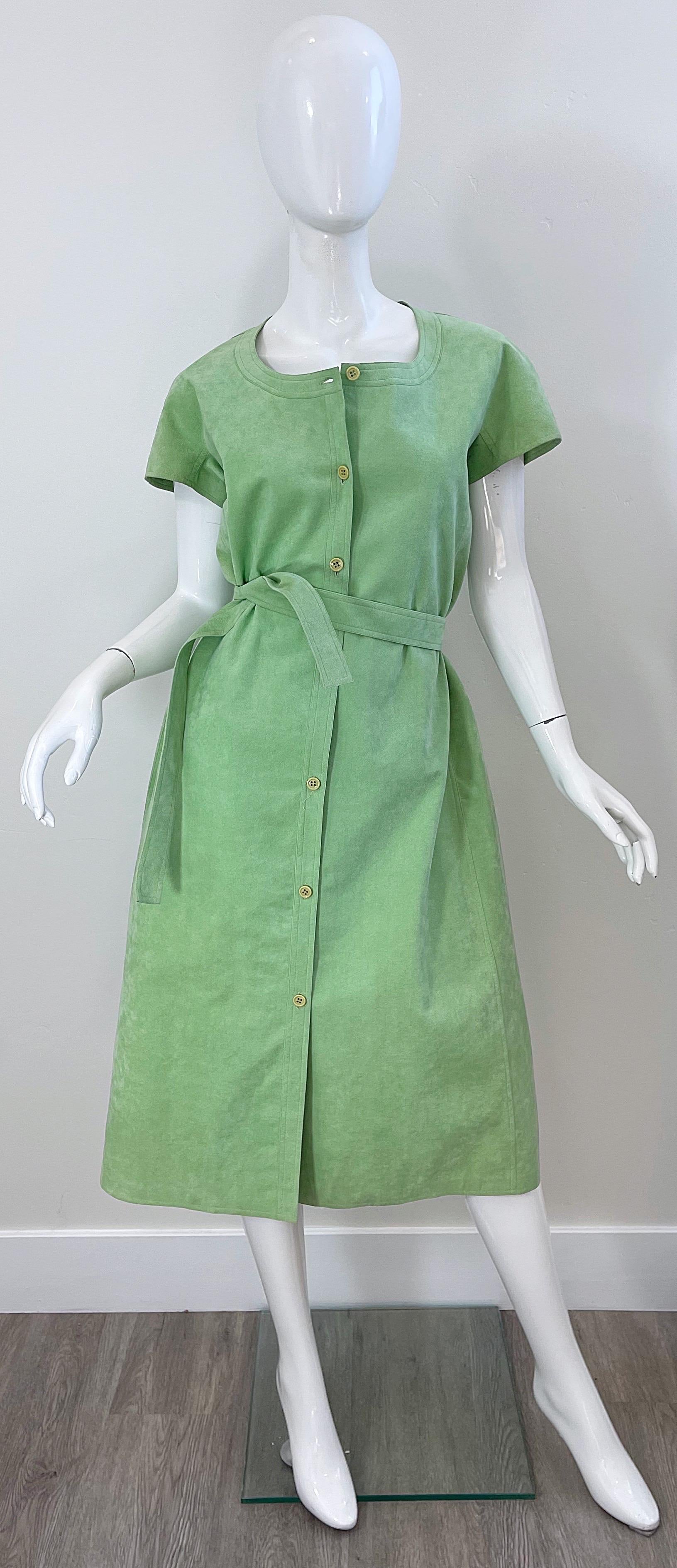 Halston 1970s Pistachio Green Ultra Suede Short Sleeve Vintage 70s Shirt Dress For Sale 7
