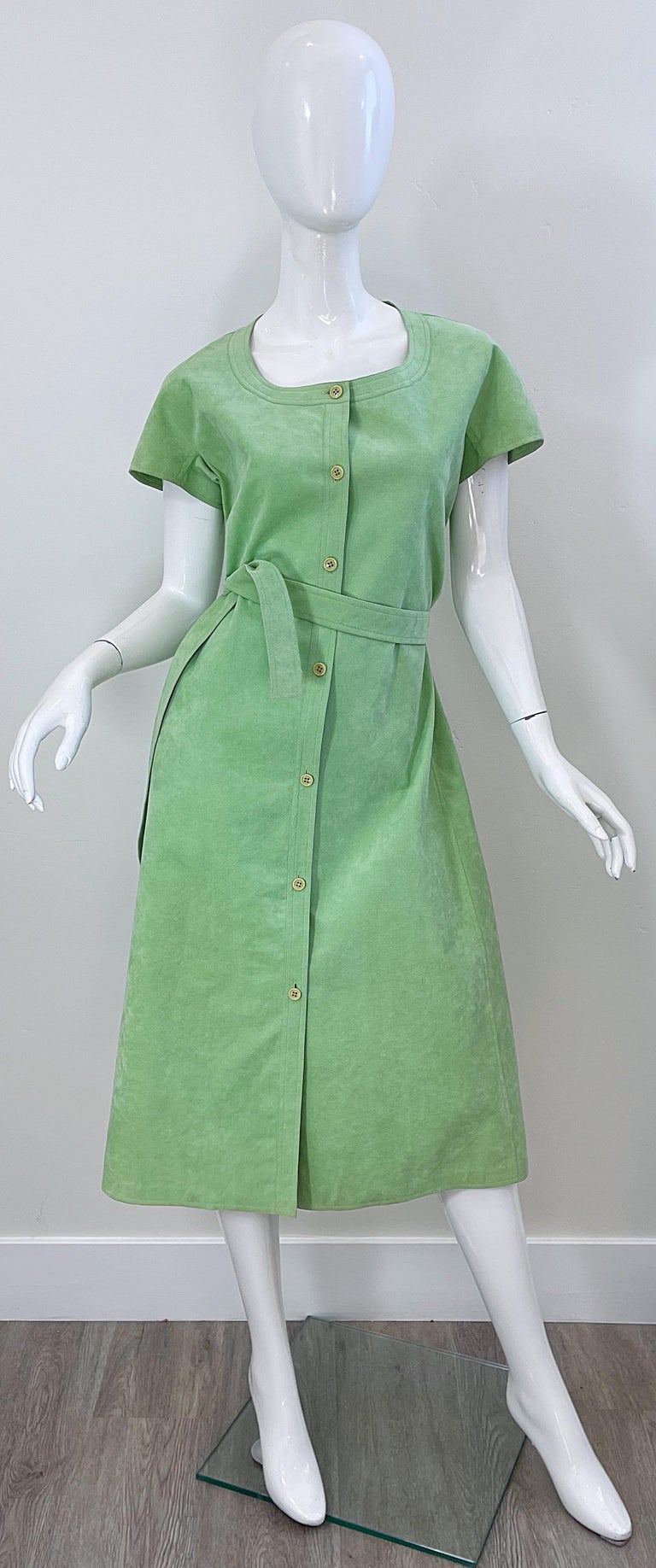 Halston 1970s Pistachio Green Ultra Suede Short Sleeve Vintage 70s Shirt Dress For Sale 10