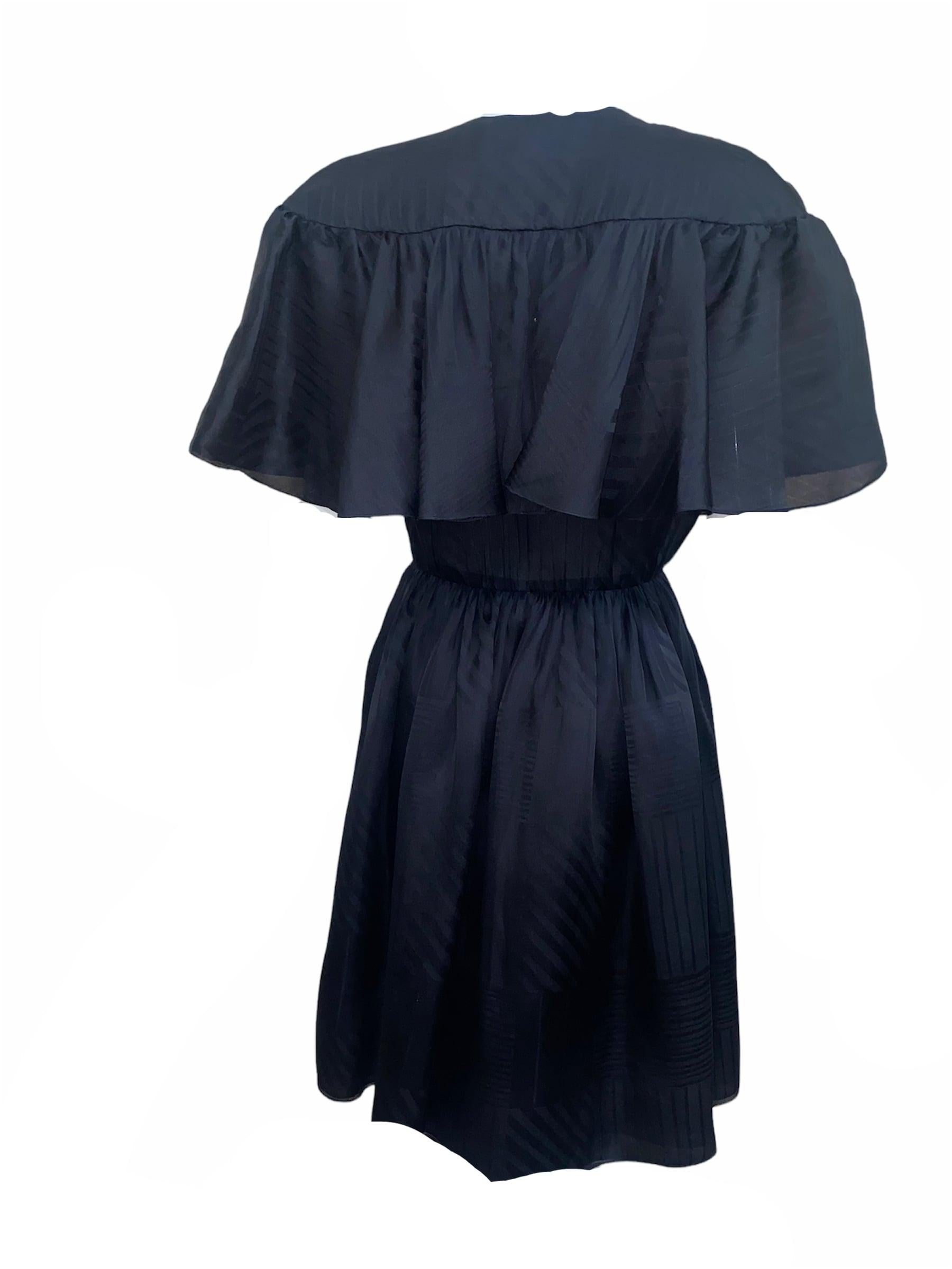 Vestido de cóctel negro Halston con mangas aleteadas, años 70 Negro en venta