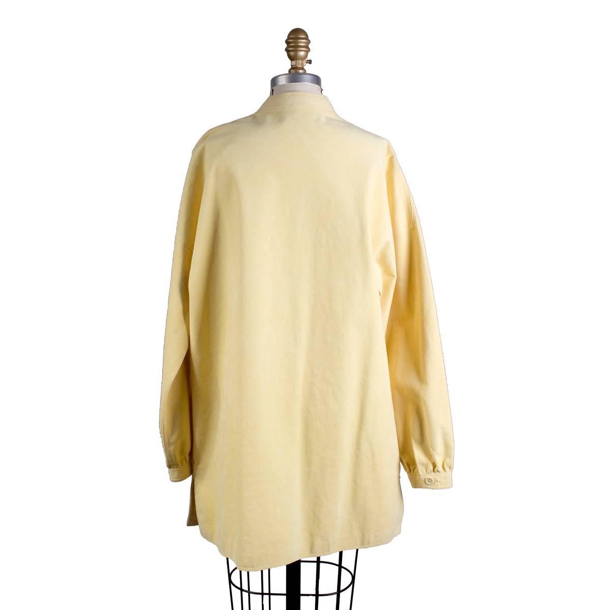 Vintage jacket by Halston circa 1970s
Part of Halston's ultrasuede series
Lightweight suede in light yellow color
Mandarin collar
Front buttons closure
Condition: Excellent vintage condition
Size/Measurements:
26