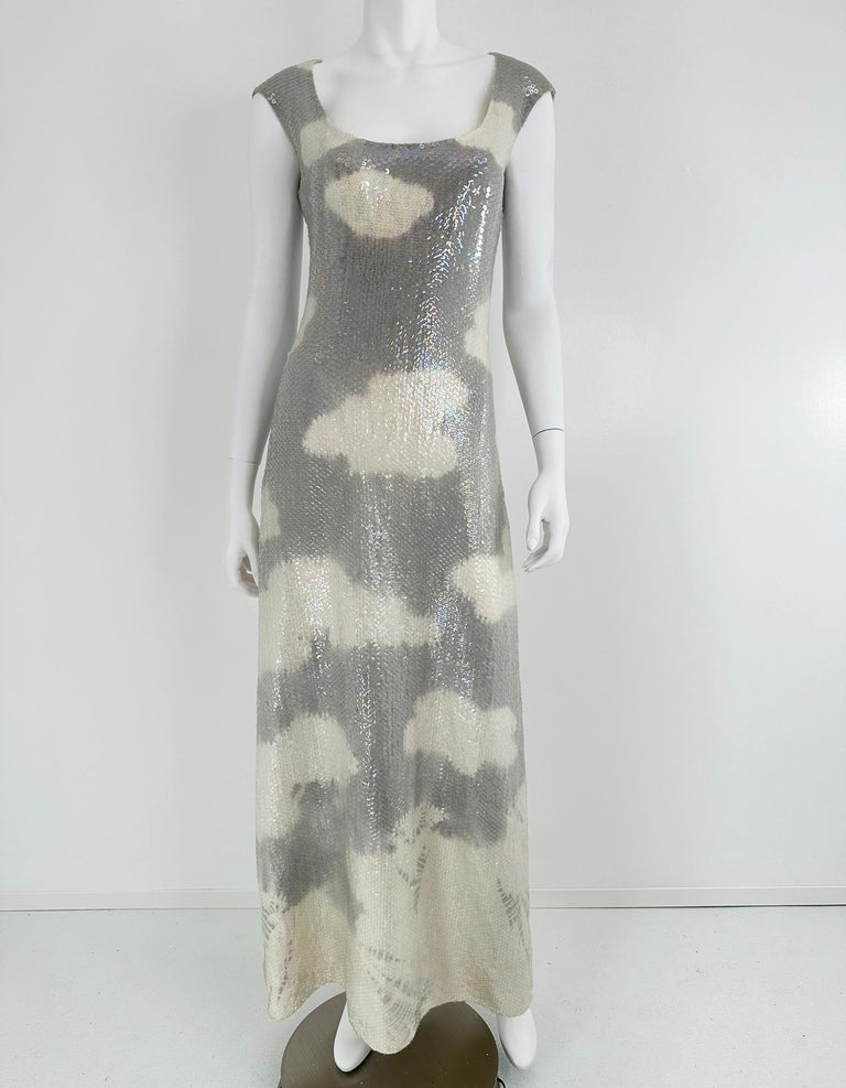 Halston Iconic Clouds Dress in grigio tempestoso e paillettes - Main Image