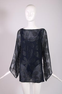 Halston Marineblaues Tunika-Top aus Seide mit Blumenmuster und Perlen