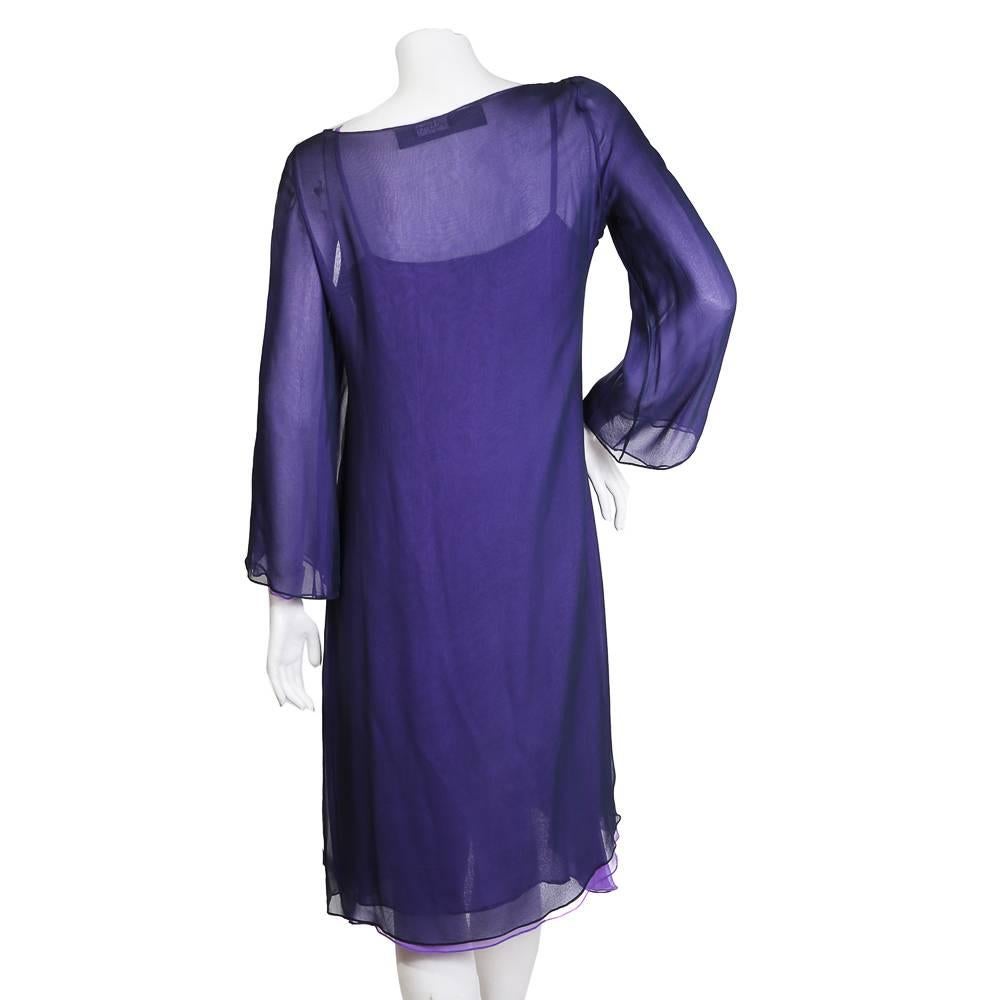 Vintage dress by Halston circa 1970s
Double layer purple silk with separate matching slip
3/4 sleeves
Sheer flowing silk in dark purple and lavender
Condition: Excellent vintage condition
Size/Measurements:
Slip:
36