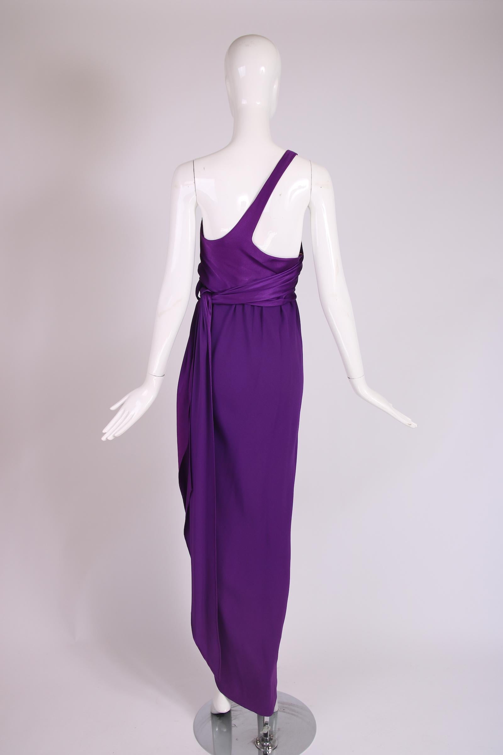 Halston Lila Seide Abendkleid mit einer Schulter aus Seide 1970er Jahre Damen im Angebot