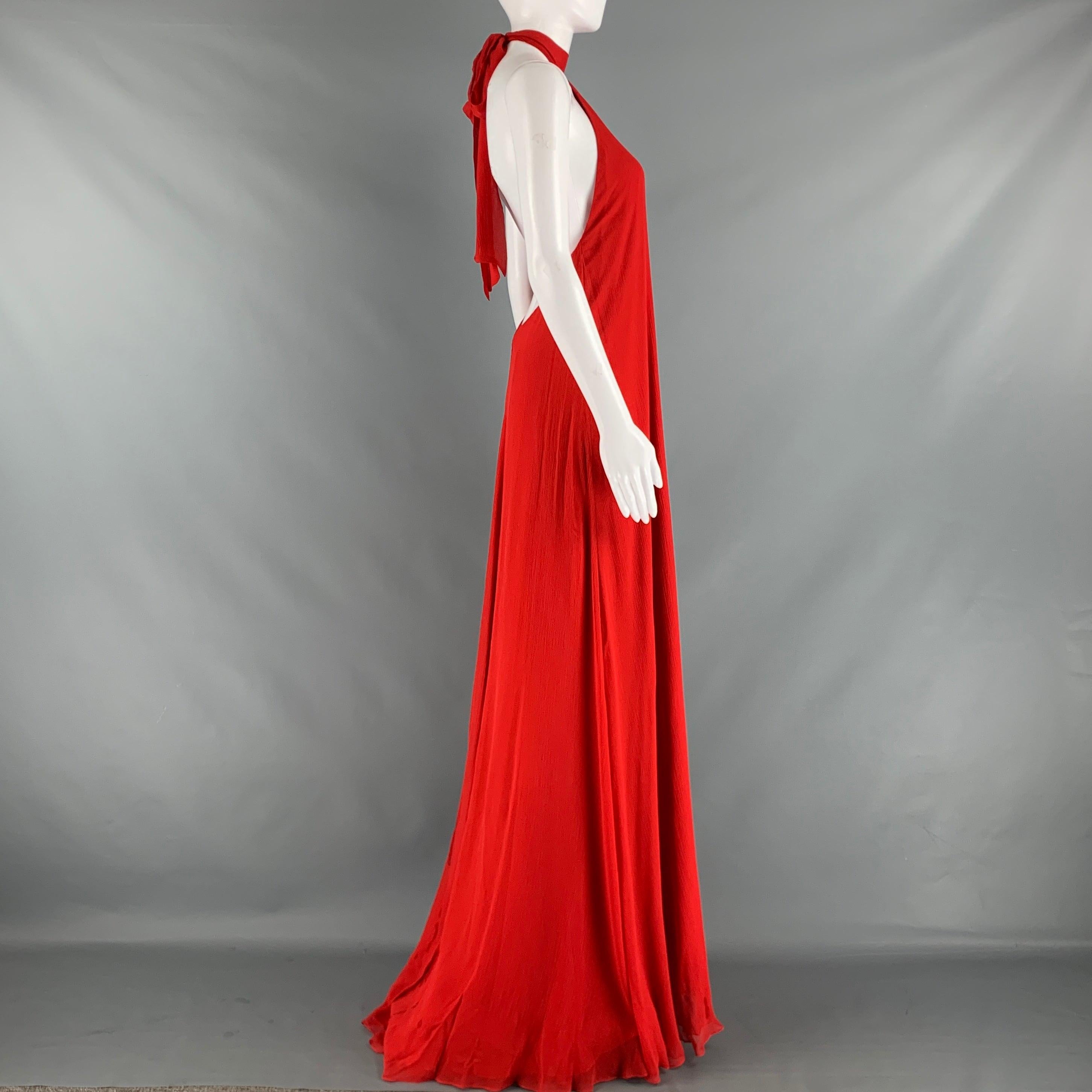 HALSTON Robe longue dos nu en soie rouge taille 10 Excellent état à San Francisco, CA