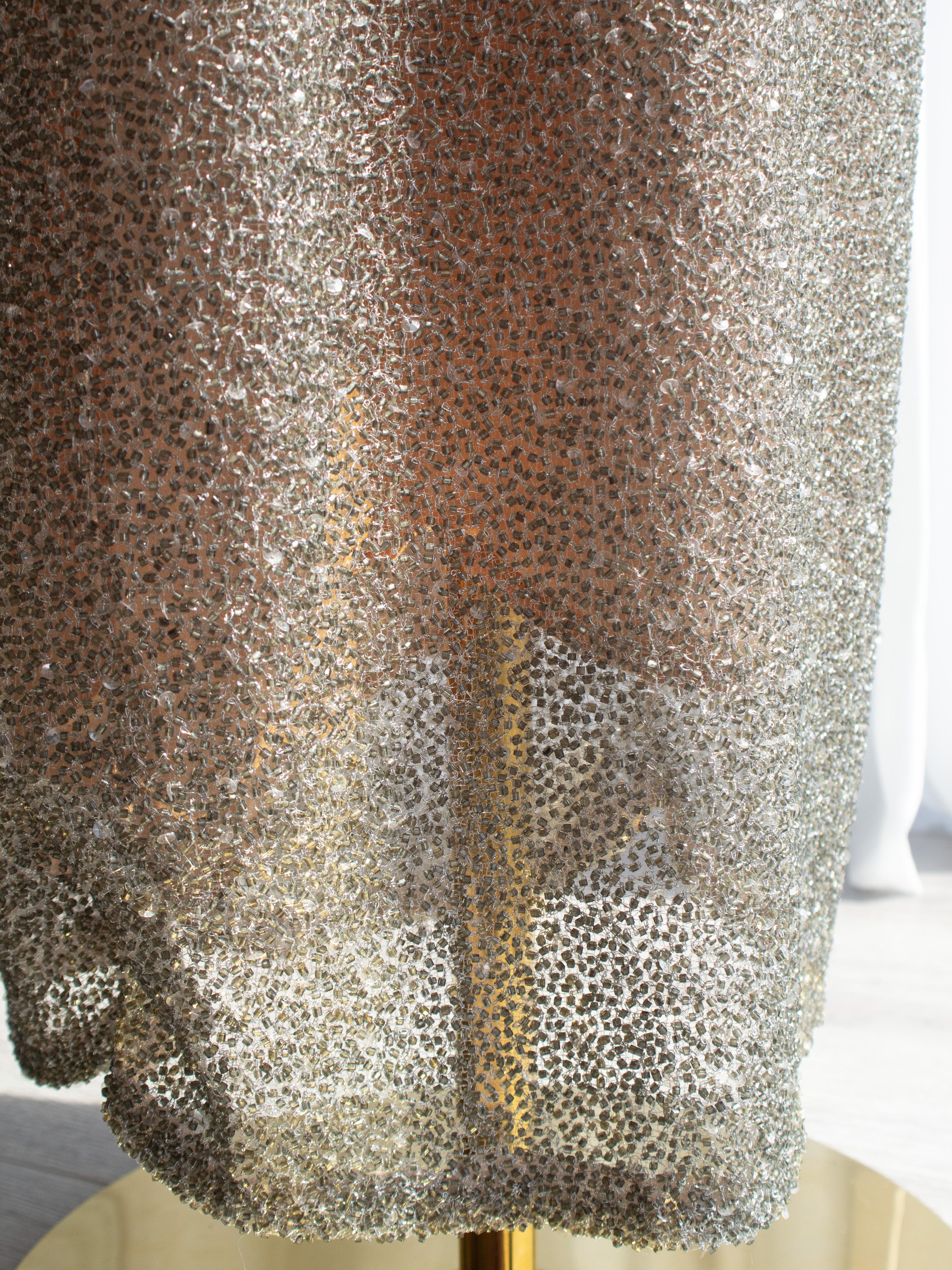 Halston Vintage F/W 1997 Vestido de lentejuelas de cristal con cuentas de plata desnuda en venta 5