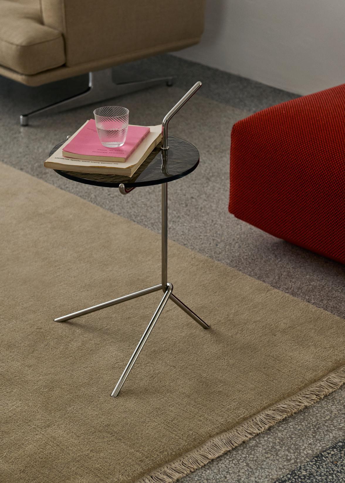 Table d'appoint Halten SH9 en acier inoxydable/verre poli par Sebastian Herkner pour &T Neuf - En vente à Dubai, AE