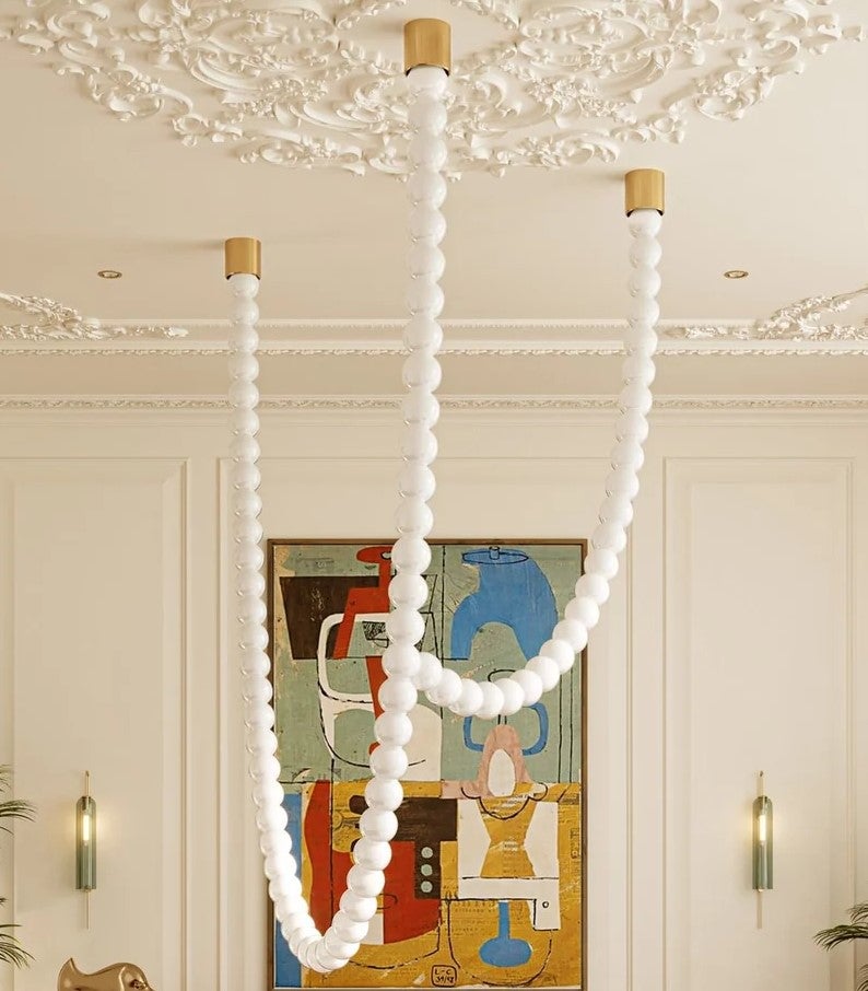 Lampadario Halti in vetro soffiato a mano di Cameron Design House
Dimensioni: D. 140 x H. 200 cm 
Materiali: Vetro soffiato a mano. metallo.

Disponibile in versione da 1, 2 o 3 metri di altezza.
Disponibile in diversi colori di vetro.