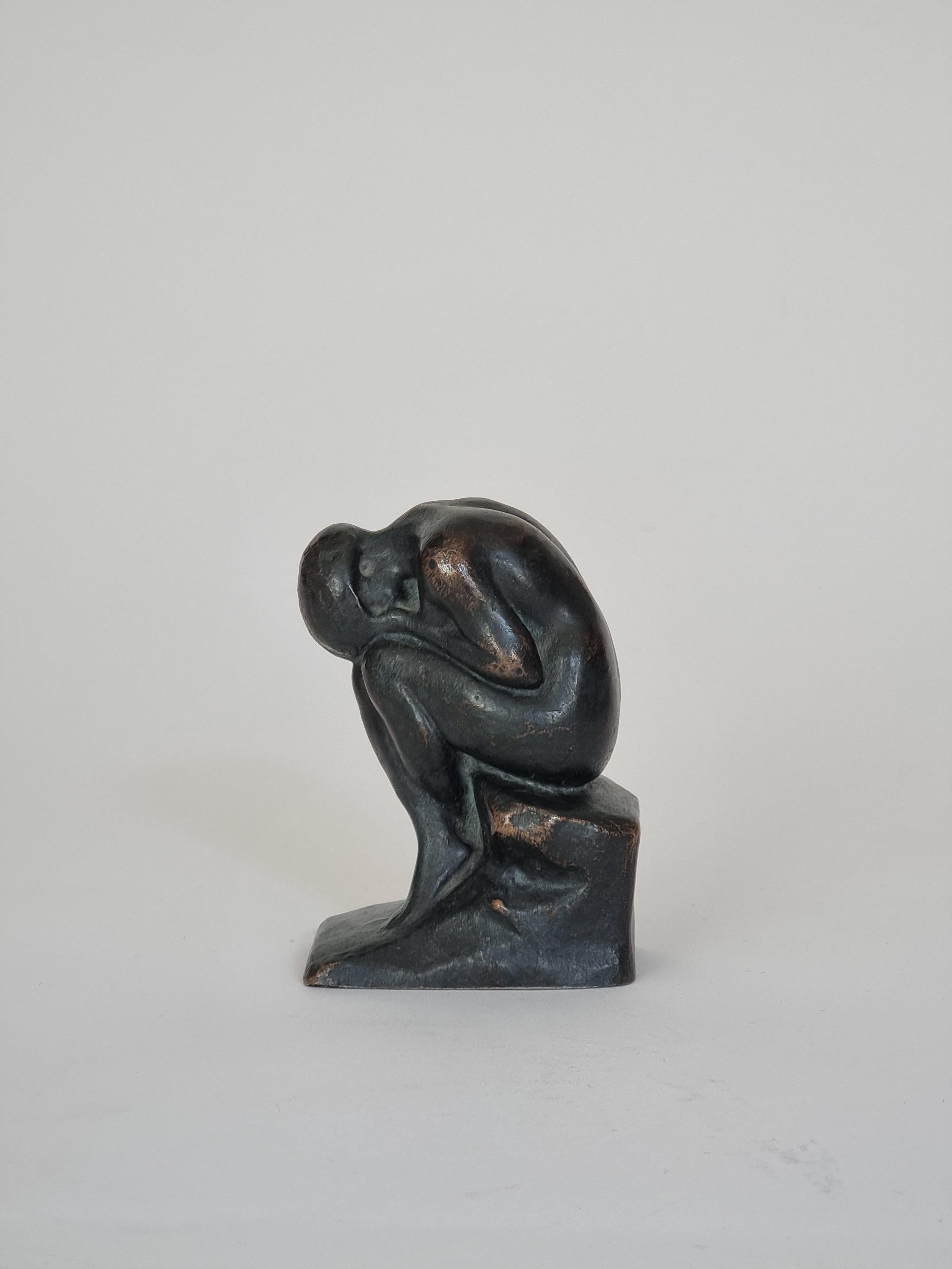 Halvar Frisendahl, Skulptur aus Bronze „Sorrow“, Schweden 1917 (Frühes 20. Jahrhundert) im Angebot