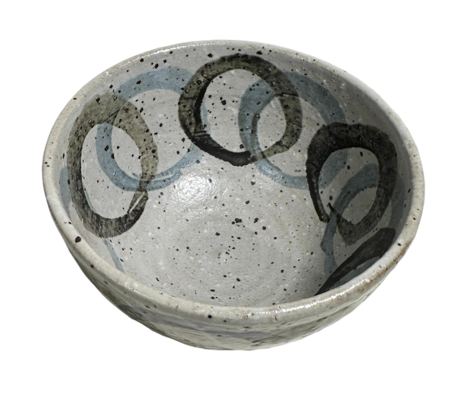 SHOJI HAMADA Teetasse Enso, 1970 ca. (Gray), Abstract Sculpture, von HAMADA SHOJI