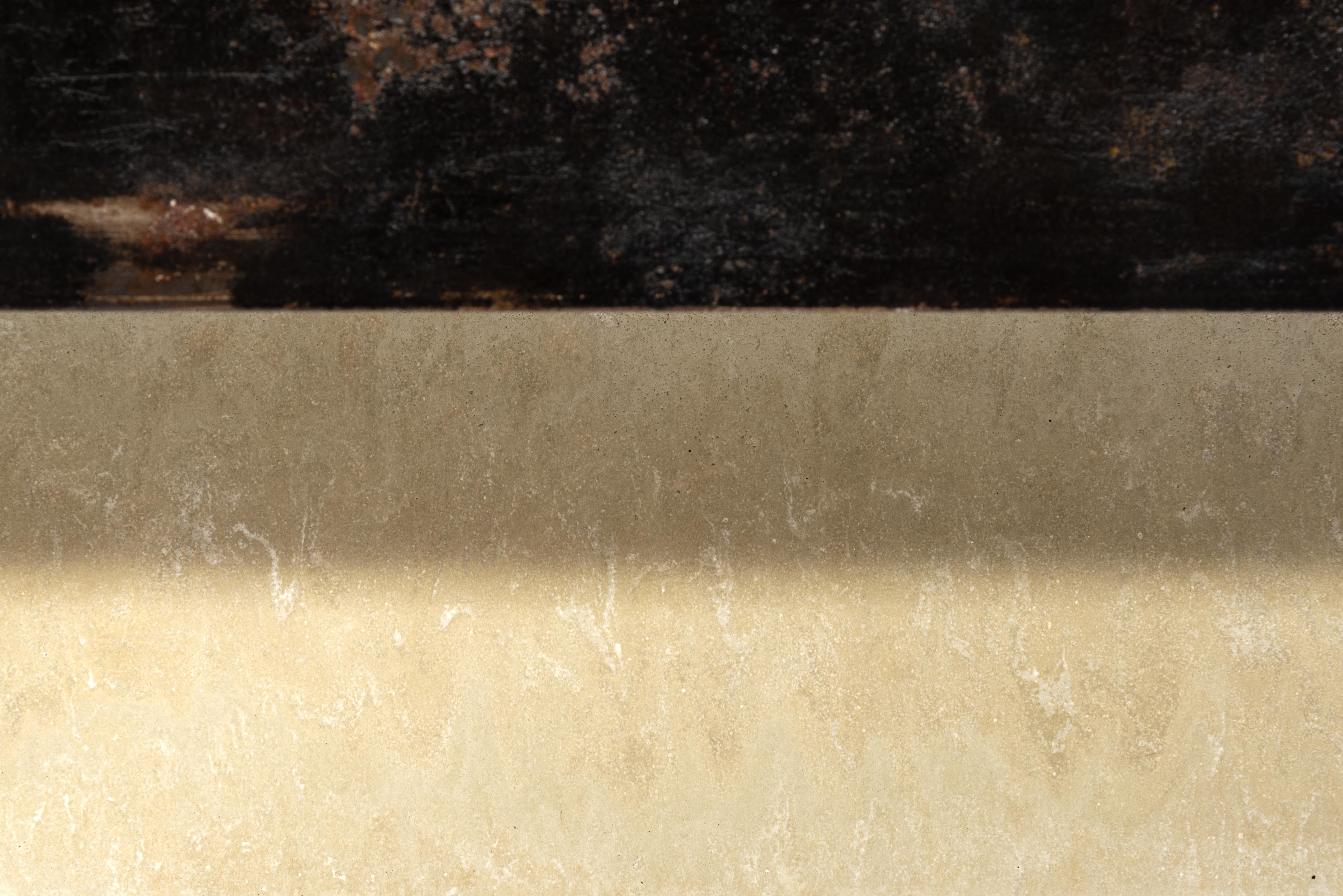 XXI secolo e contemporaneo Comò Hamburg in MDF, impiallacciato Oak, metallo e cemento di Heilig Objects in vendita