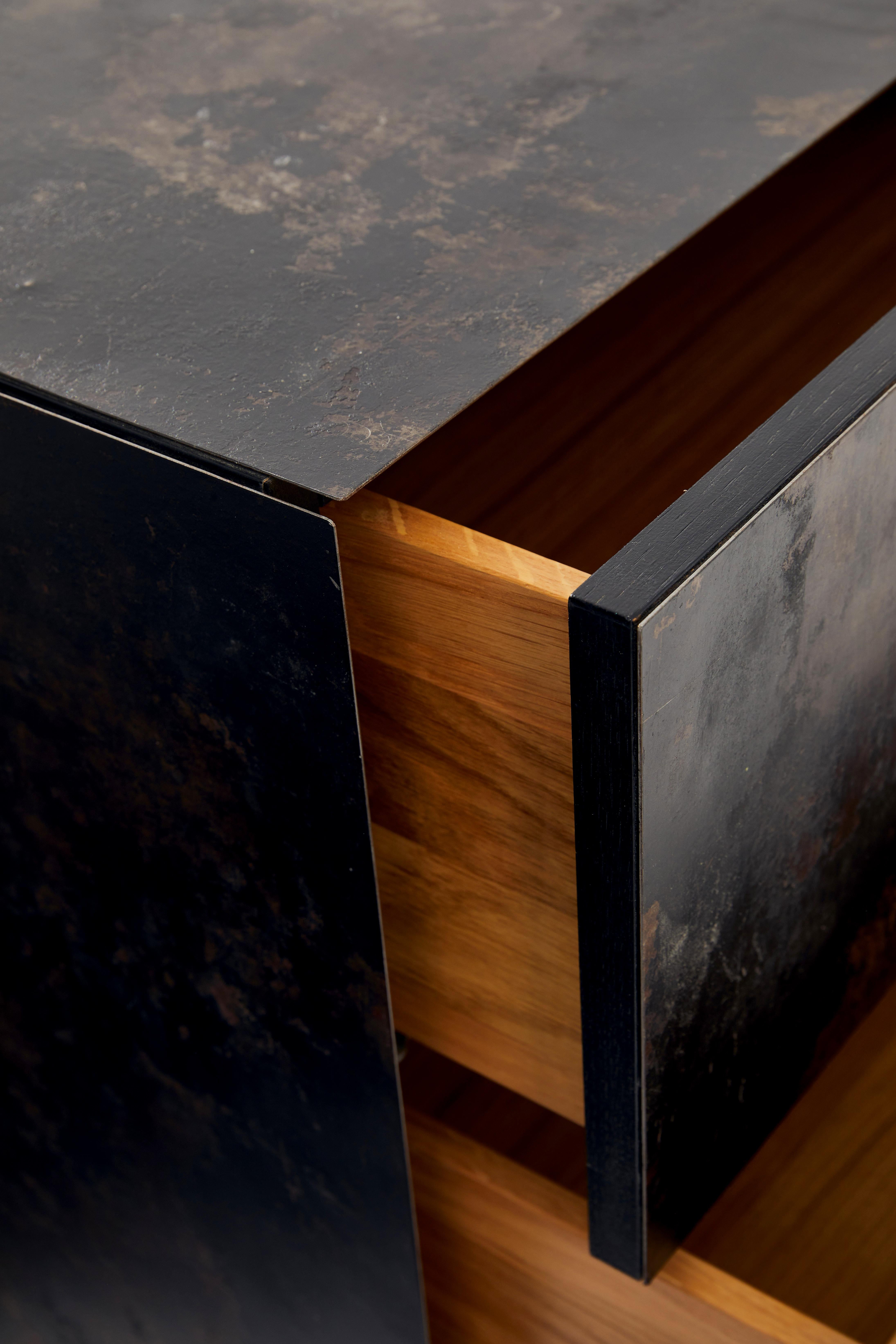 Metallo Comò Hamburg in MDF, impiallacciato Oak, metallo e cemento di Heilig Objects in vendita