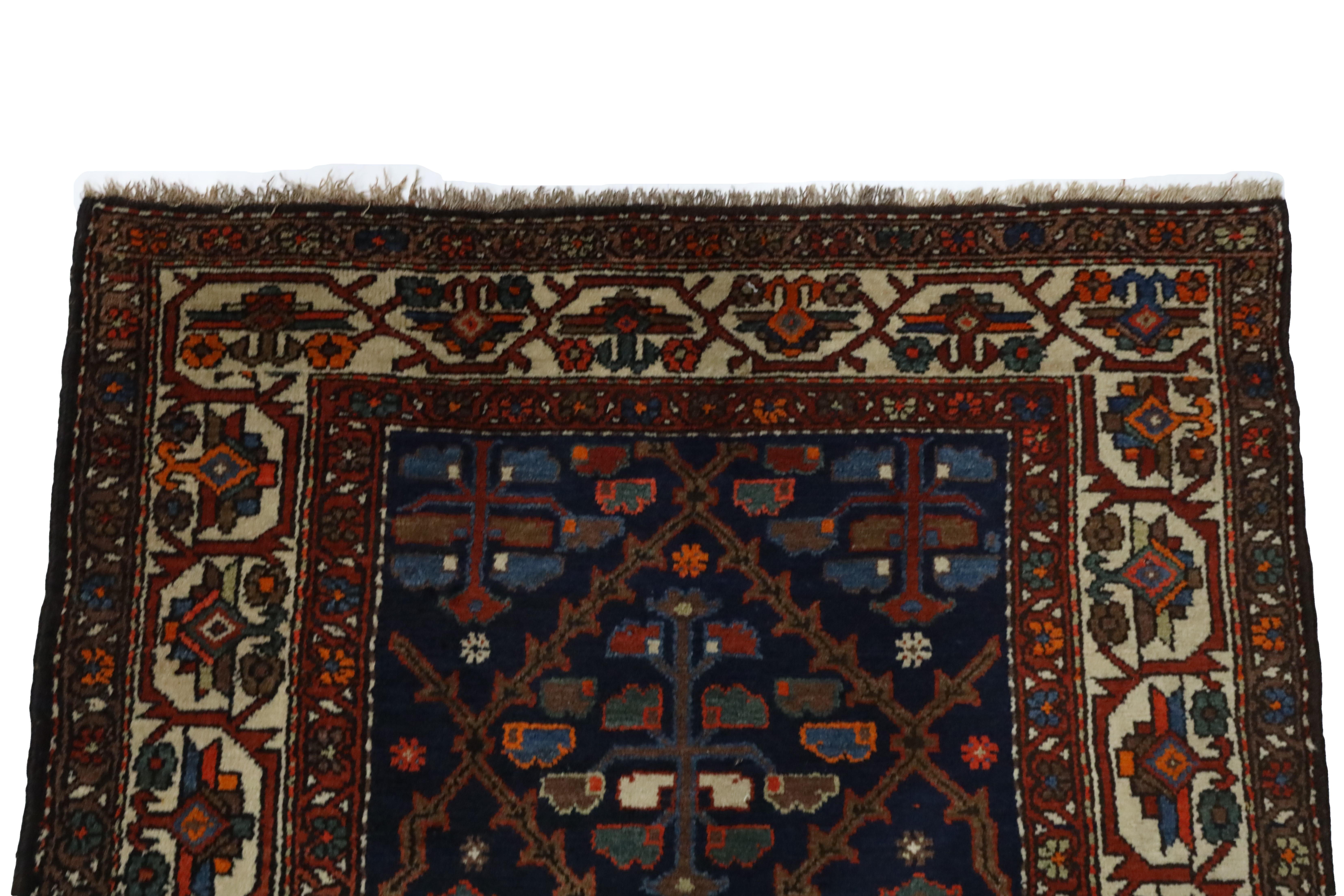 Hamedan Antique rug - 4'9