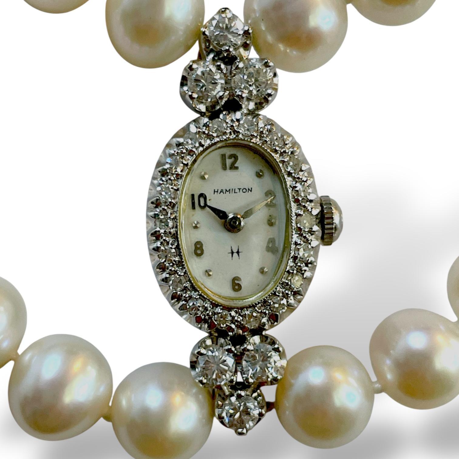 Taille simple Montre pour dames en or blanc 14k Hamilton Collier à double rang de perles en vente