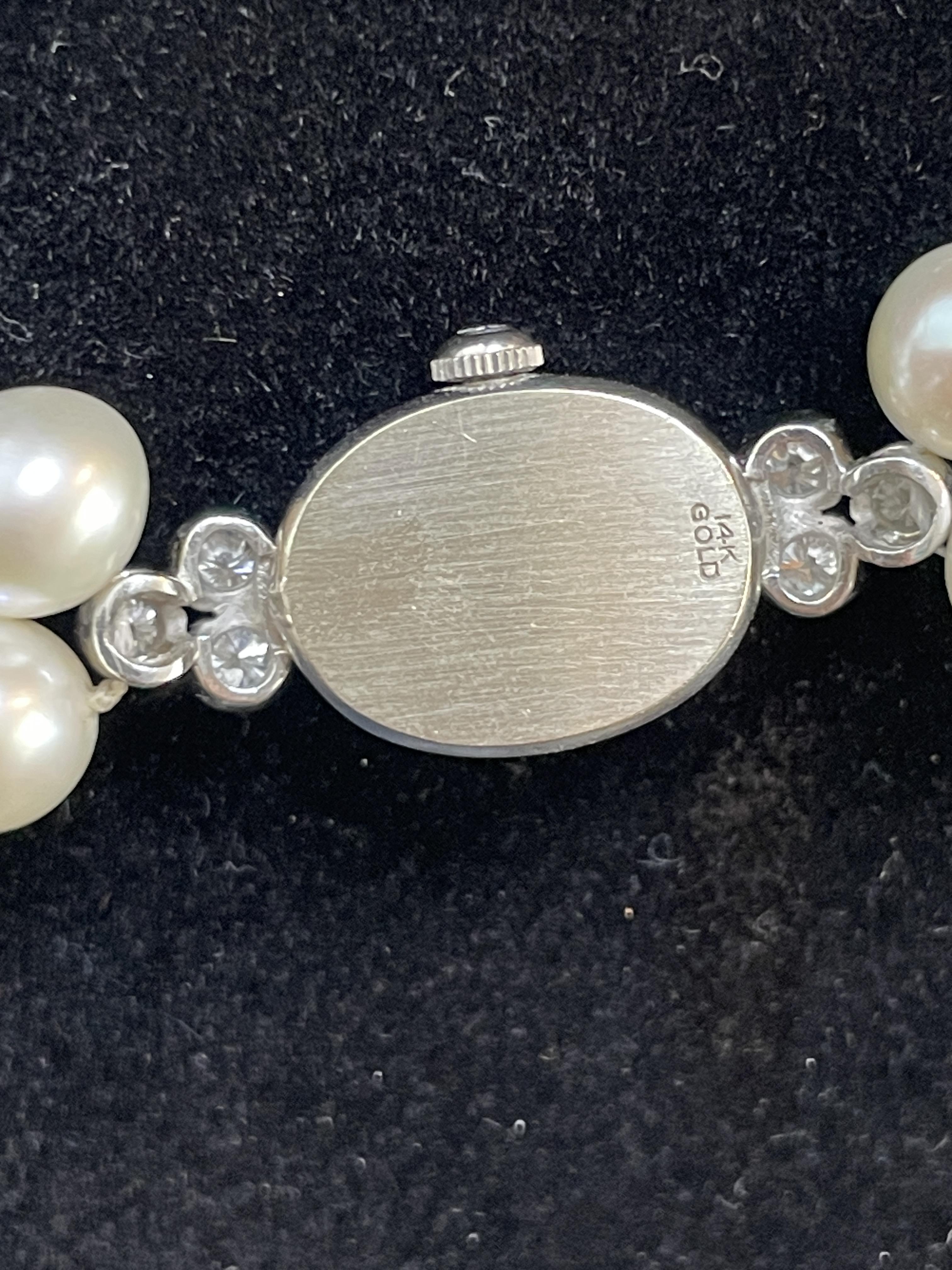Montre pour dames en or blanc 14k Hamilton Collier à double rang de perles Pour femmes en vente