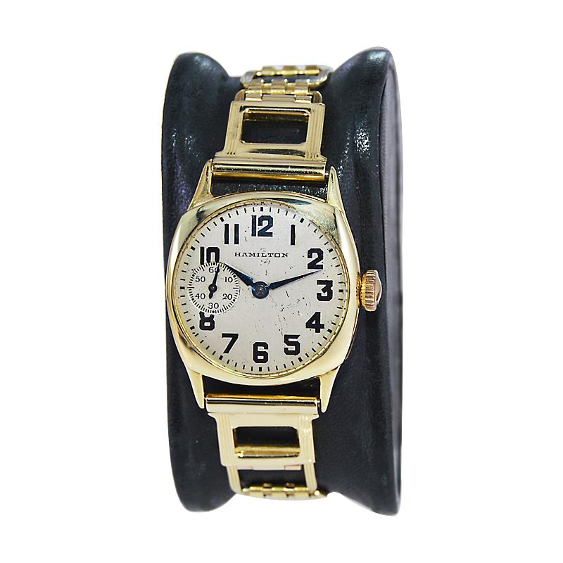 Hamilton 14Kt. Goldene kissenförmige Uhr mit Originalzifferblatt und -armband 1925 für Damen oder Herren im Angebot