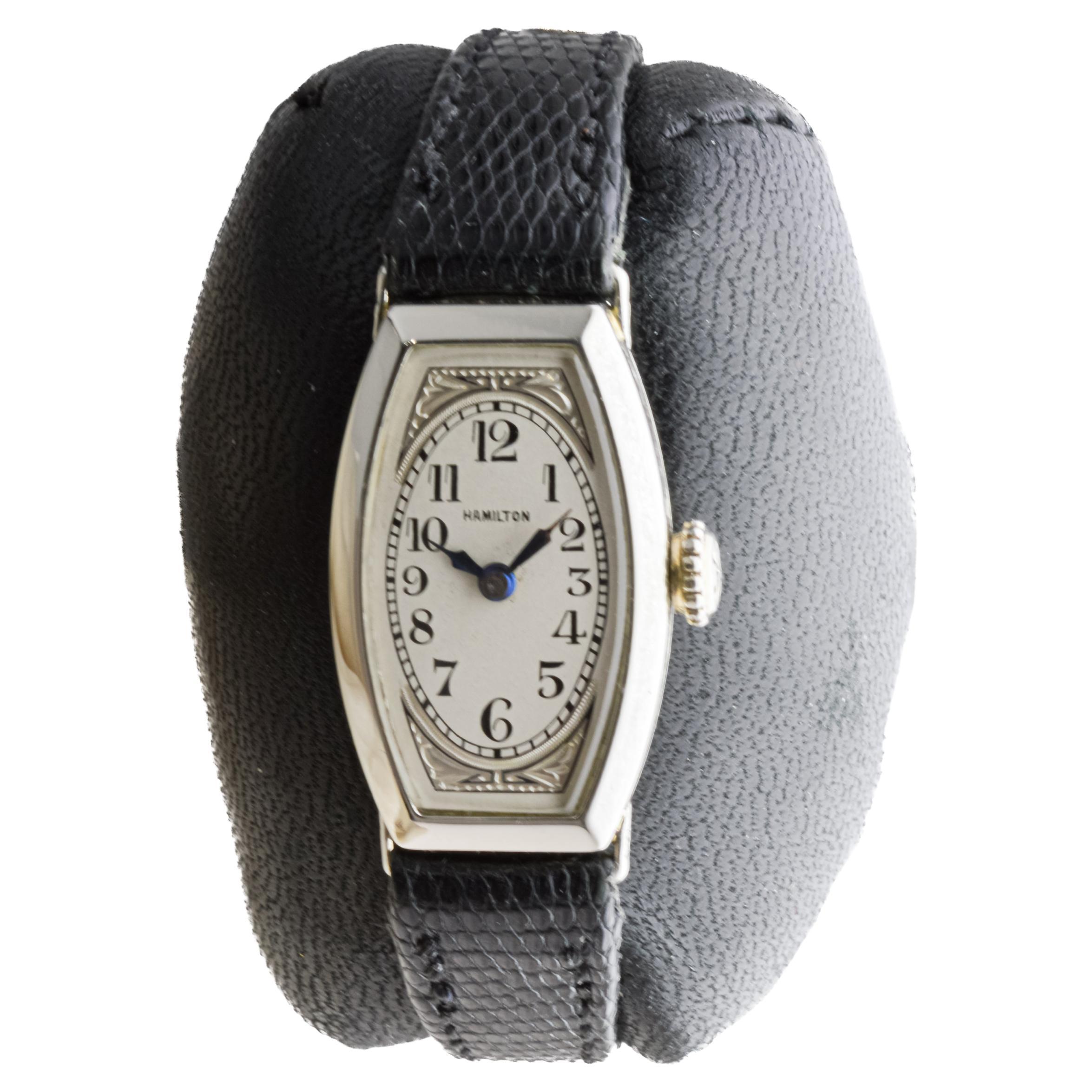 Hamilton 14Kt Solid Gold Ladies Art Deco Tonneau Shaped Watch 1930's In Excellent Condition For Sale In Long Beach, CA