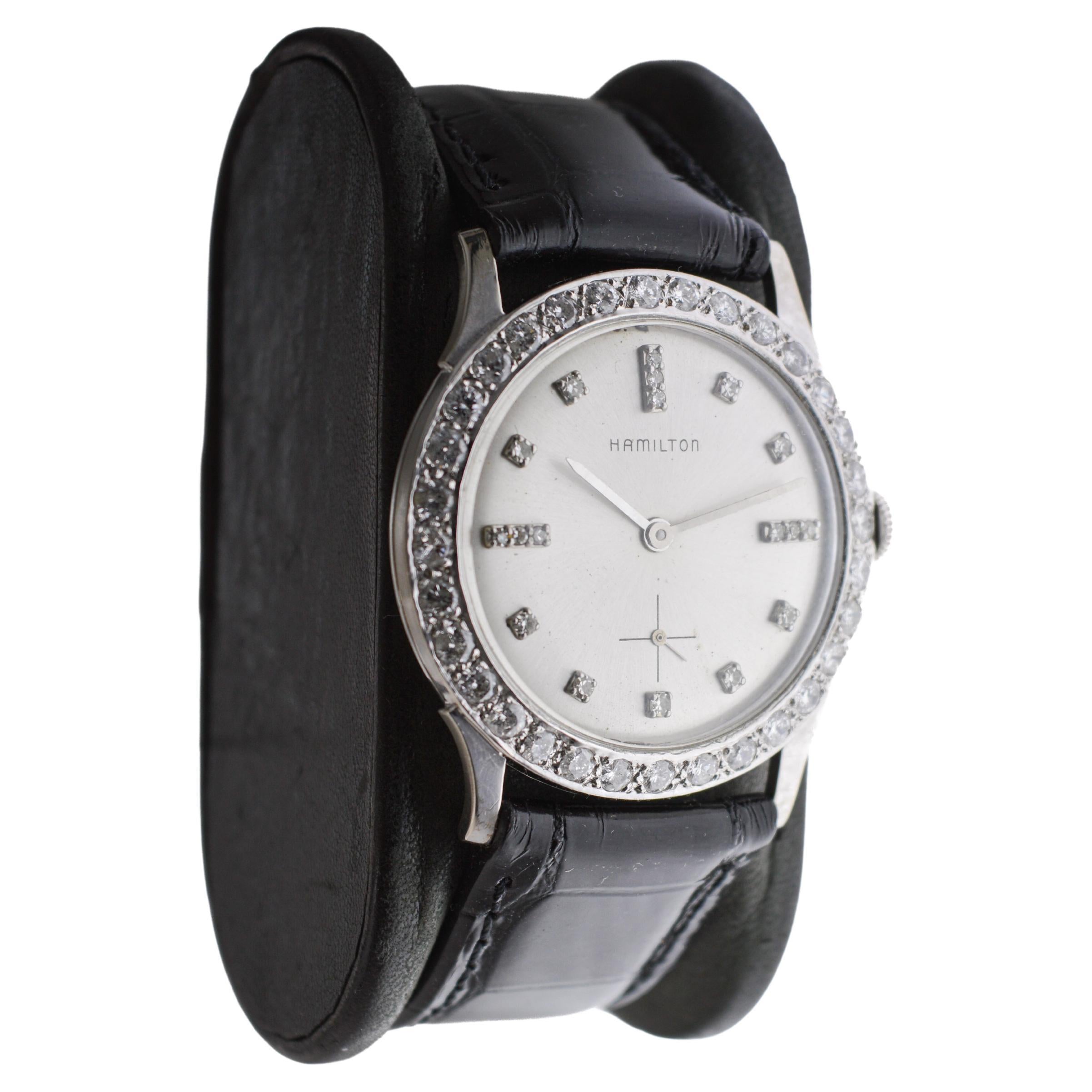 Art Déco Hamilton Dress Watch in oro bianco 14Kt con lunetta di diamanti originale degli anni '50 in vendita