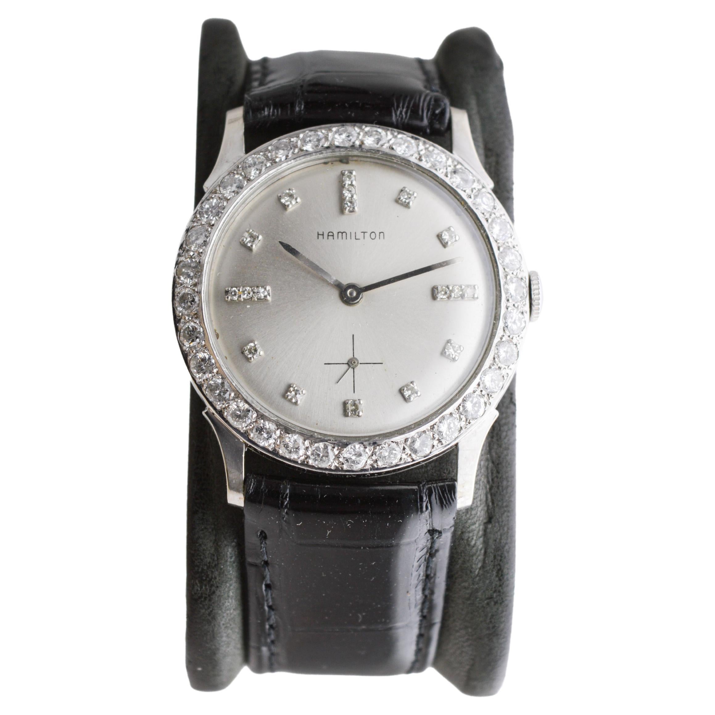 Hamilton Dress Watch in oro bianco 14Kt con lunetta di diamanti originale degli anni '50 In condizioni ottime in vendita a Long Beach, CA