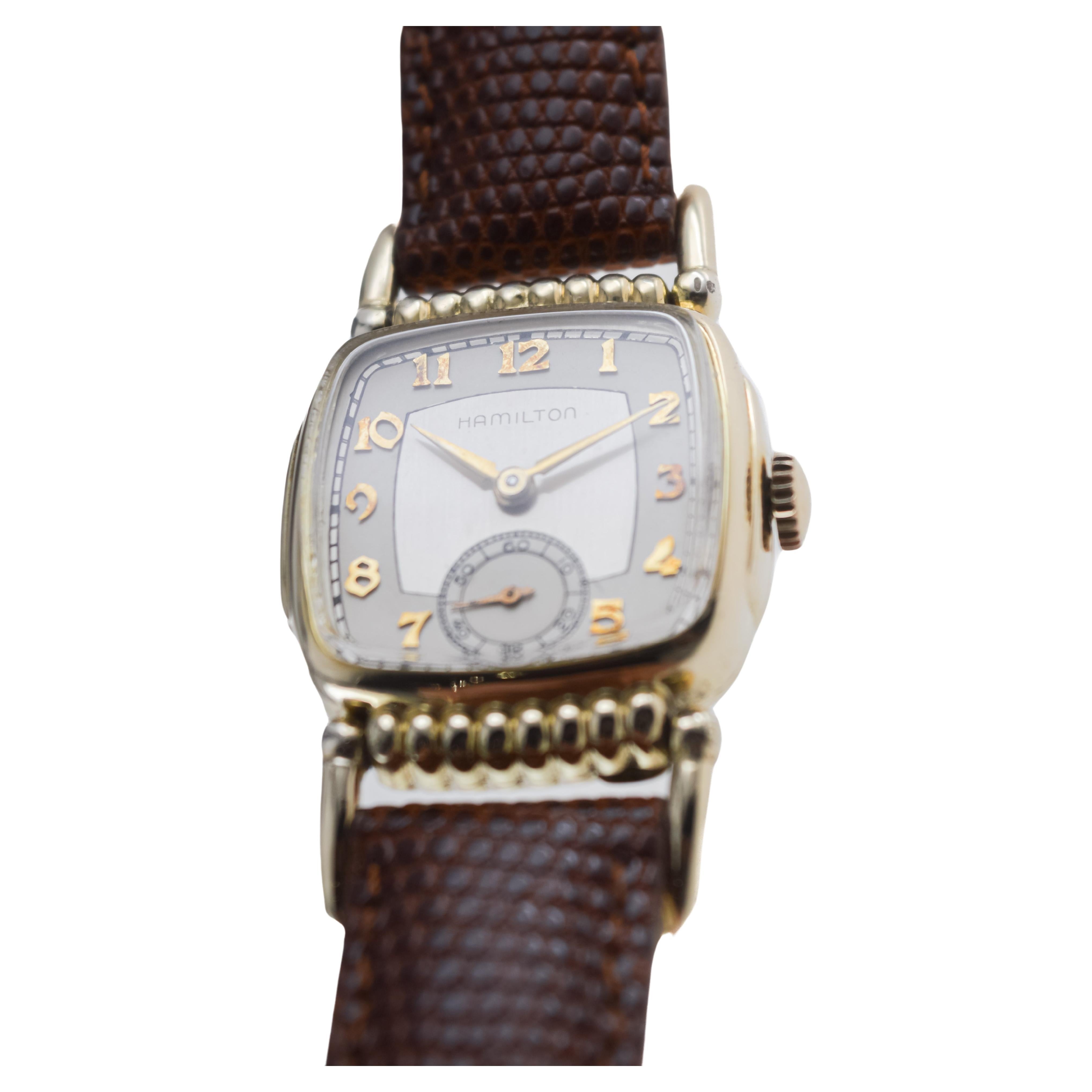 Hamilton Gold geflochtene Art-Déco-Uhr mit beweglichen Gepäckstücken 1940er Jahre für Damen oder Herren im Angebot