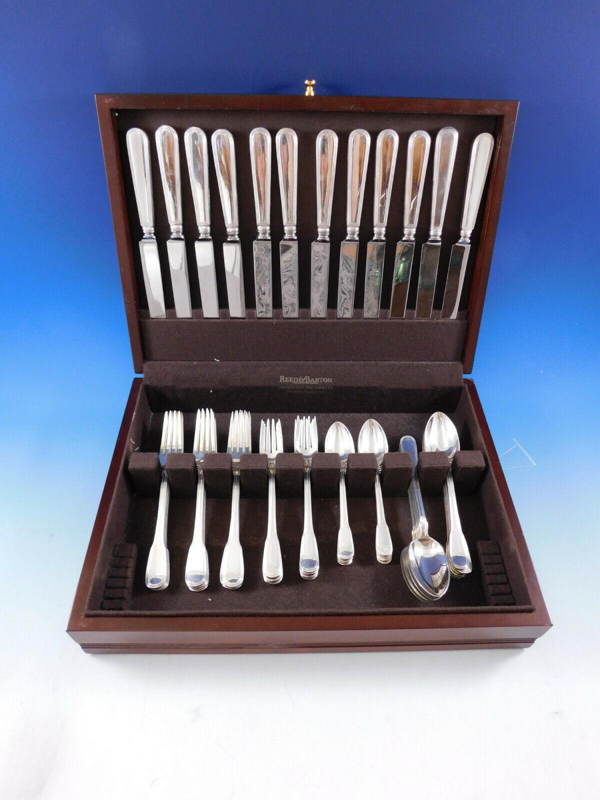 Superb sinner size Hamilton aka Gramercy by Tiffany & Co. sterling silver Flatware set, 60 pieces. This timeless pattern was introduced by Tiffany in the year 1938. This set includes:

12 large dinner size knives, 10
