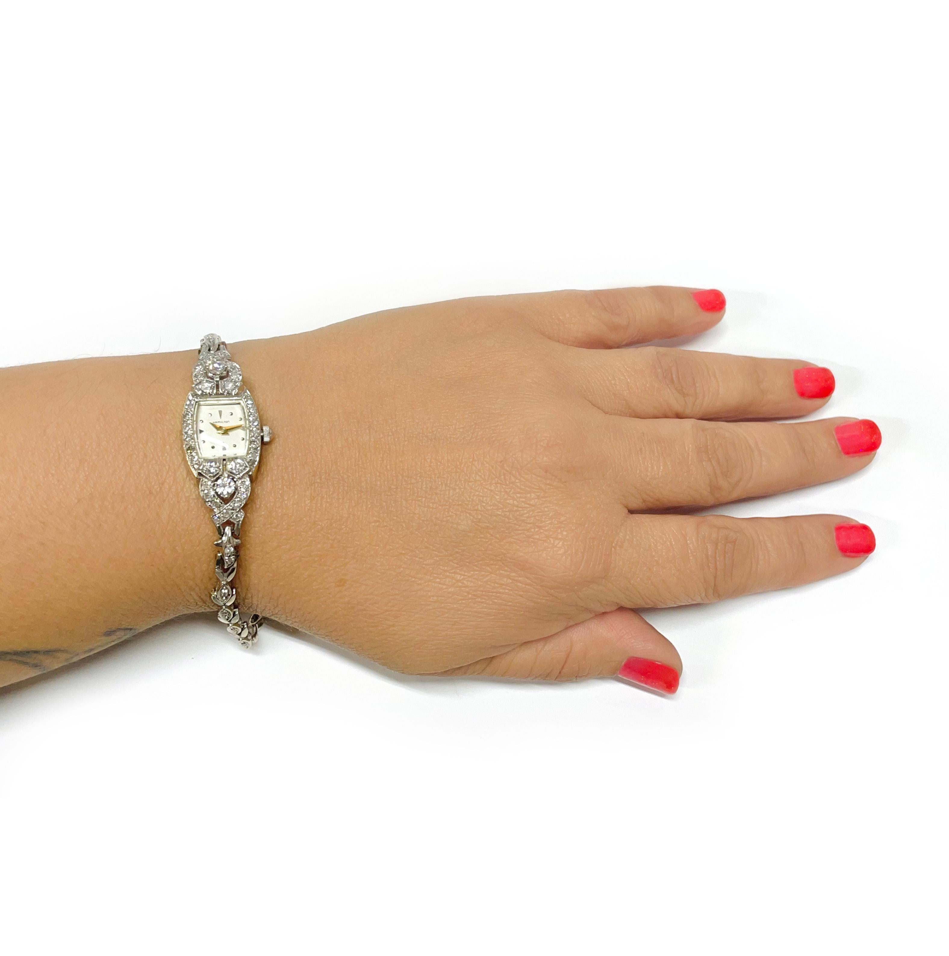 Hamilton Montre-bracelet pour femmes en or blanc et diamants, c. 1930 Bon état - En vente à Palm Desert, CA