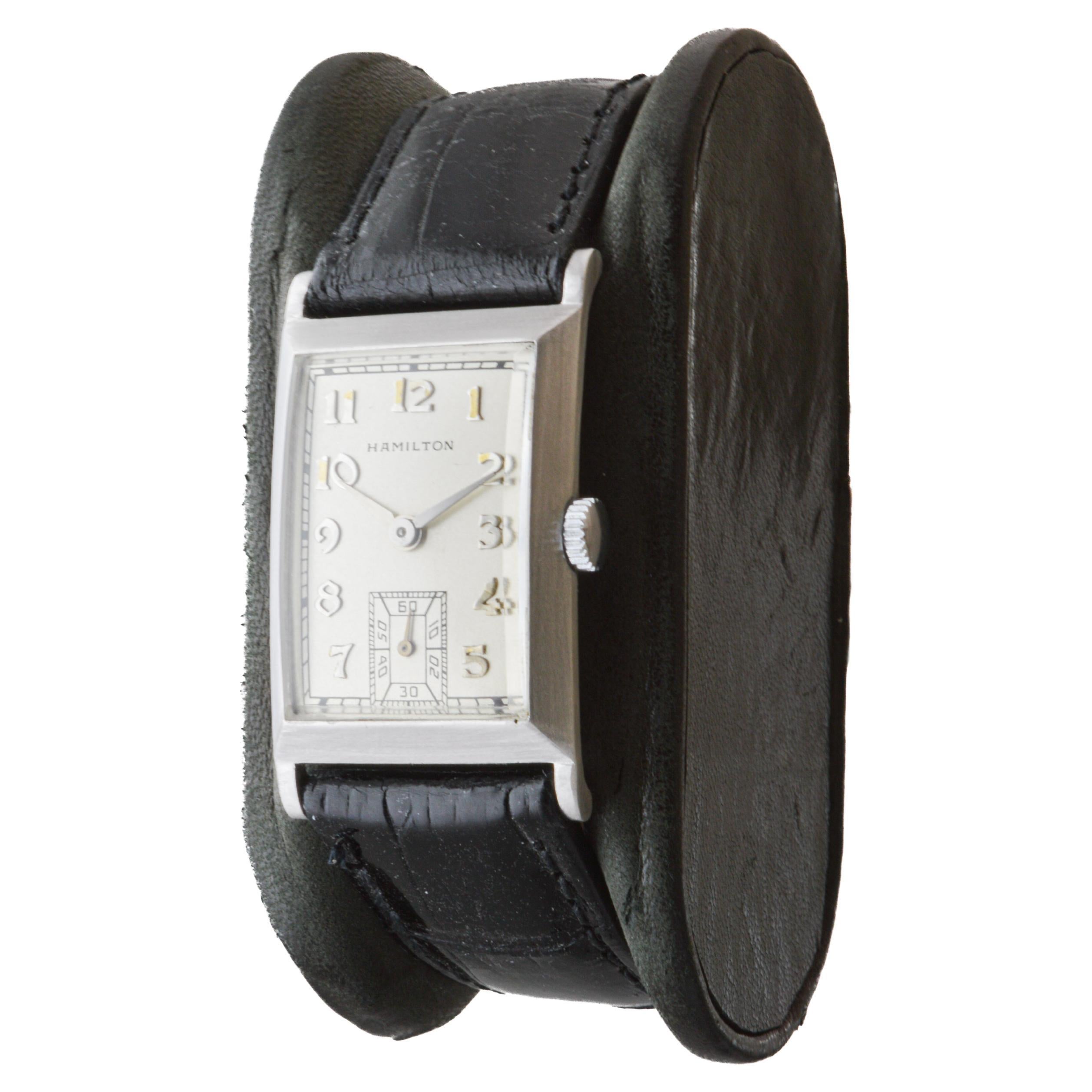 Hamilton Platin Art Deco Tank Stil 1940er Jahre mit Medaillon Serie Uhrwerk. im Angebot 1