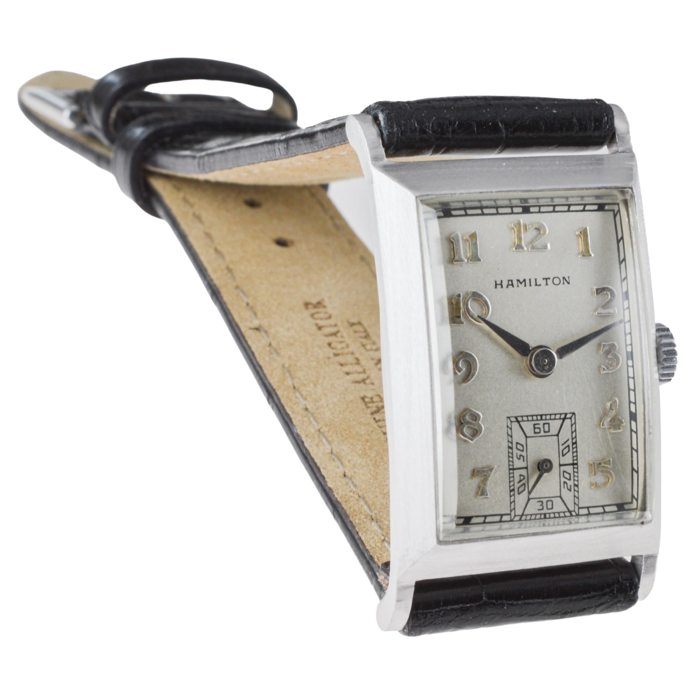 Hamilton Platin Art Deco Tank Stil 1940er Jahre mit Medaillon Serie Uhrwerk. im Angebot 2