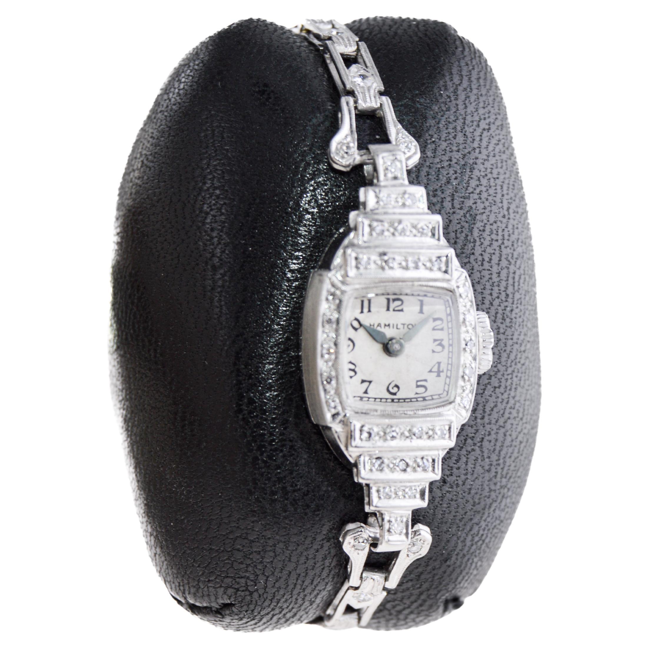 Hamilton Platinum Ladies Art Deco Styled Diamond Dress Watch, circa 1940er Jahre (Art déco) im Angebot