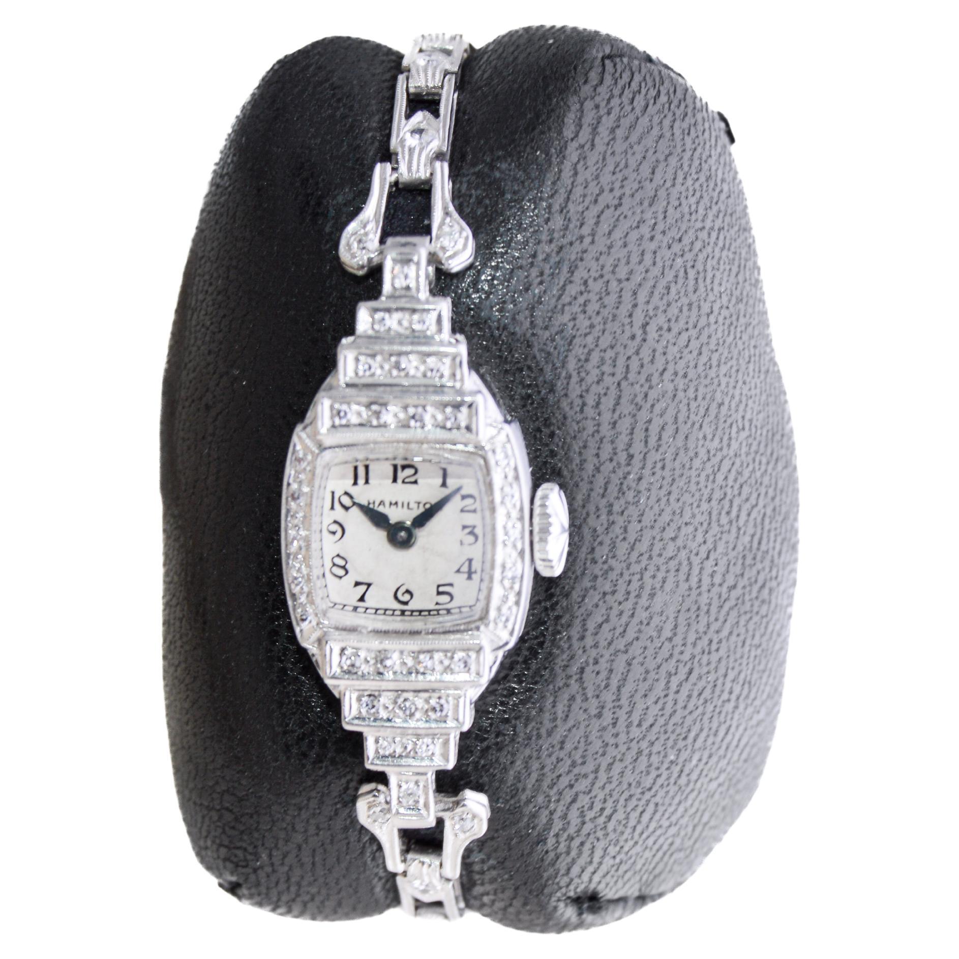 Hamilton Platinum Ladies Art Deco Styled Diamond Dress Watch, circa 1940er Jahre Damen im Angebot