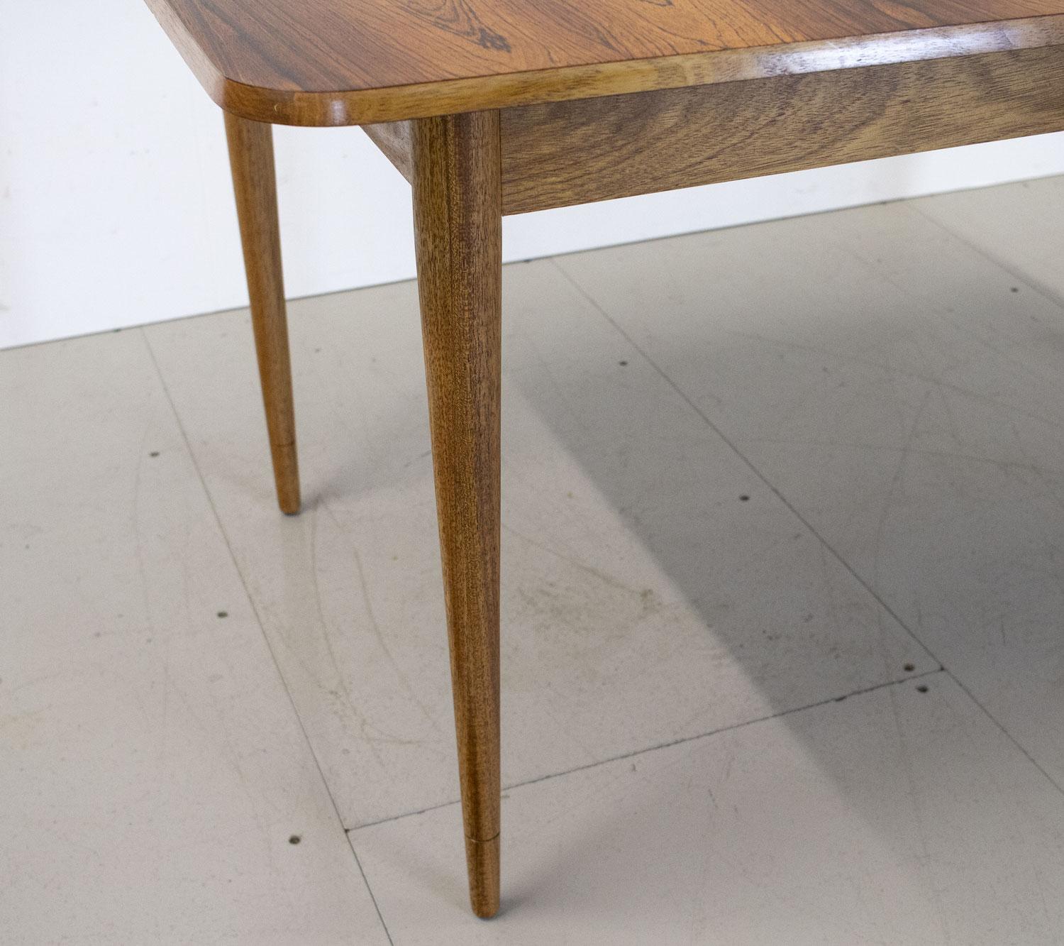 20th Century Hamilton Rosewood Extending Dining Table by Robert Heritage for Archie Shine For Sale