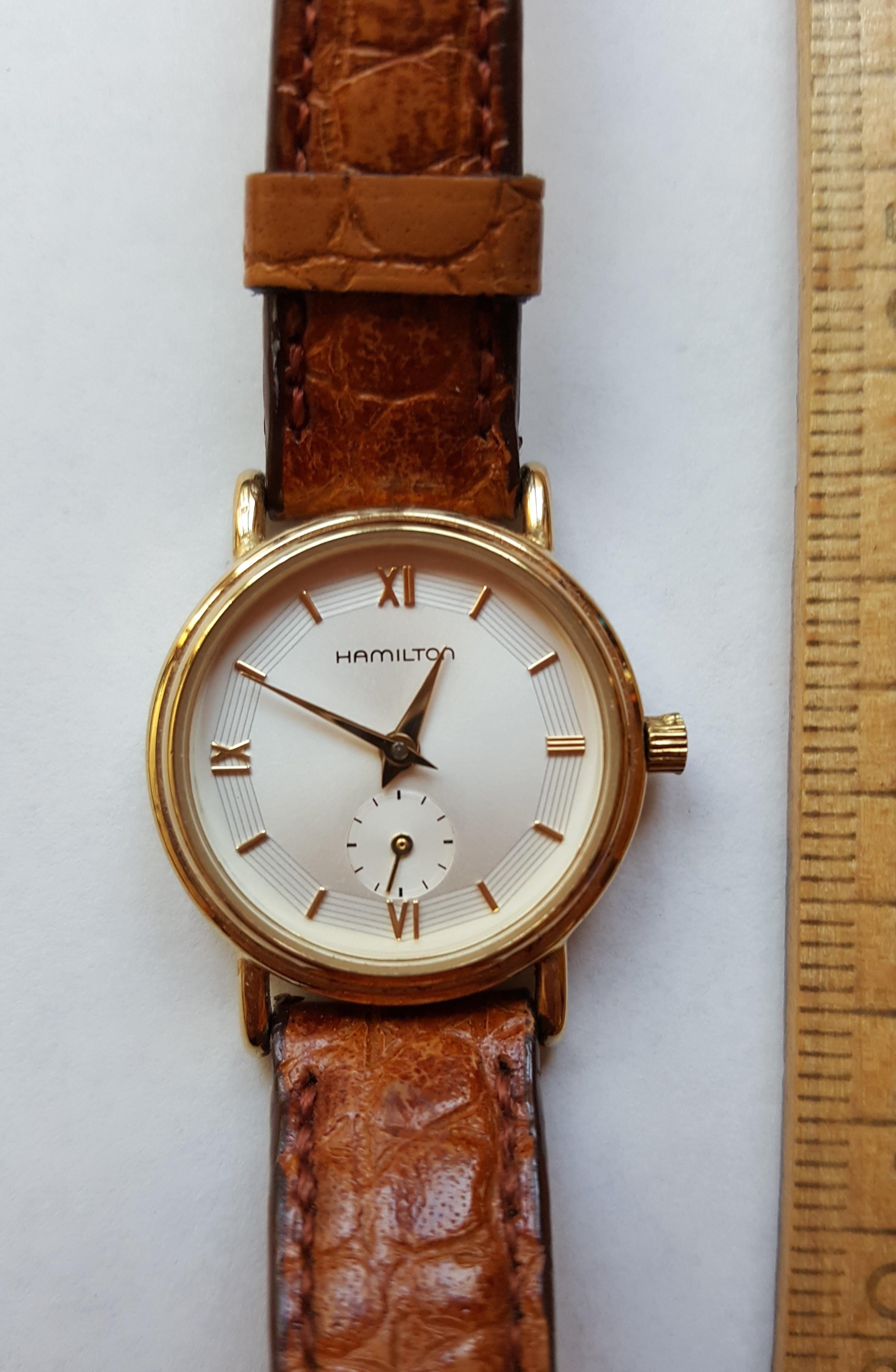 Vintage Hamilton registered edition 6208 ladies watch in clean condition. It's manufactured in the 1980's with a vintage, casual style, 23 mm round case stainless steel with 18kt yellow gold plating, quartz movement, Swiss made, water resistant,