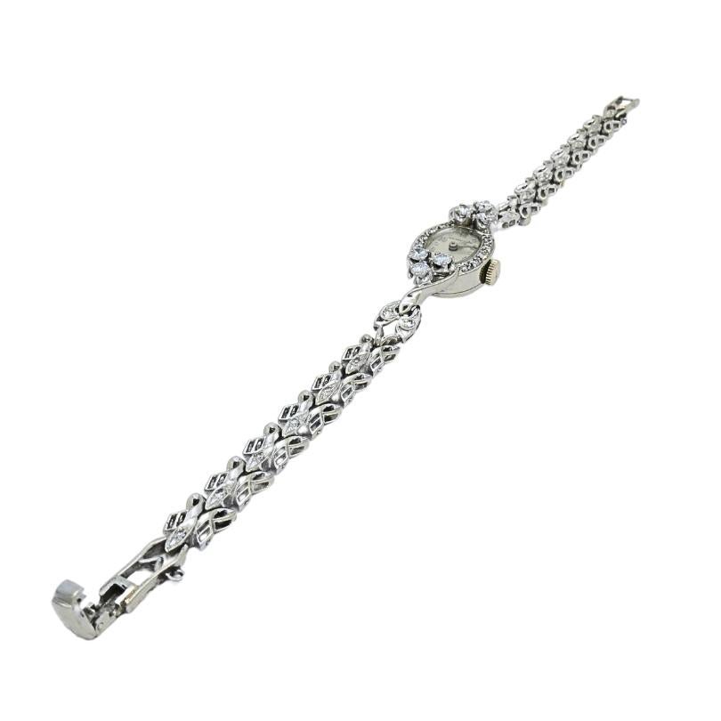 Hamilton Montre-bracelet rétro pour femmes avec diamants en or blanc 14 carats Bon état - En vente à Beverly Hills, CA