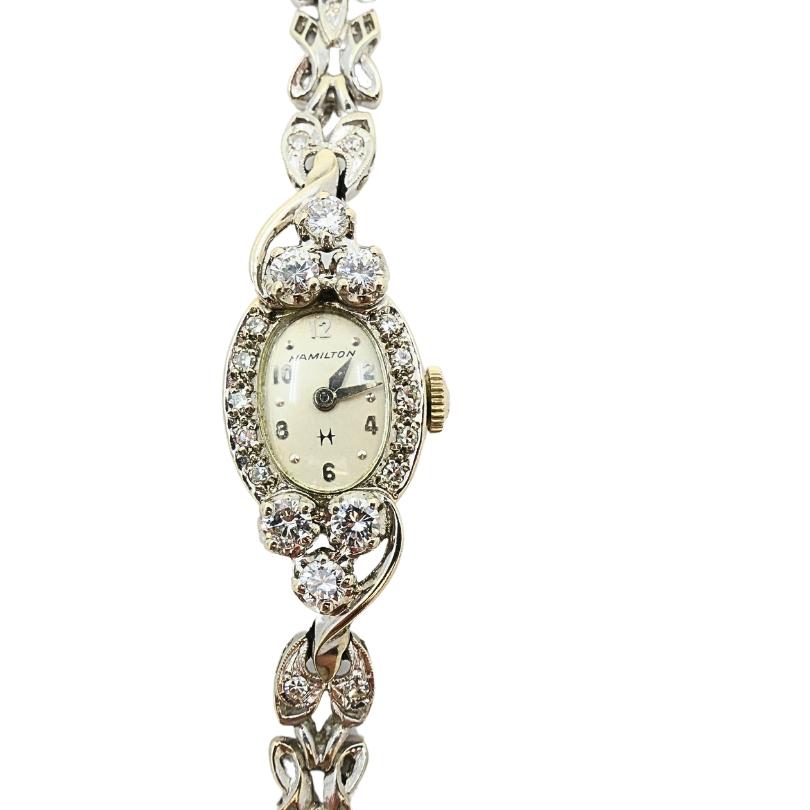Hamilton Montre-bracelet rétro pour femmes avec diamants en or blanc 14 carats en vente 2