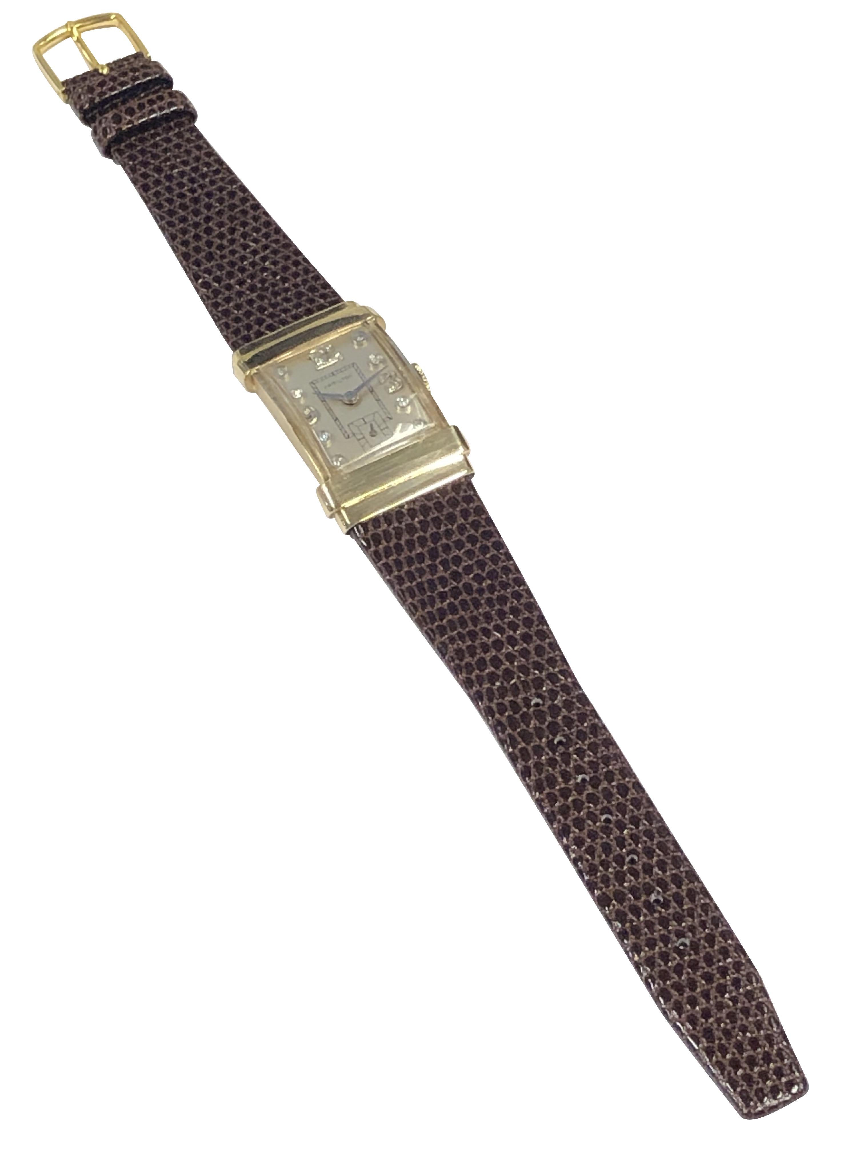 Hamilton, montre-bracelet chapeau haut chapeau des années 1940 Excellent état - En vente à Chicago, IL