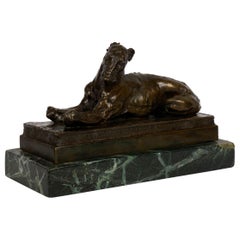 "Hamlet - un lévrier infirme" - Sculpture en bronze Art déco américaine de Lee Lawrie