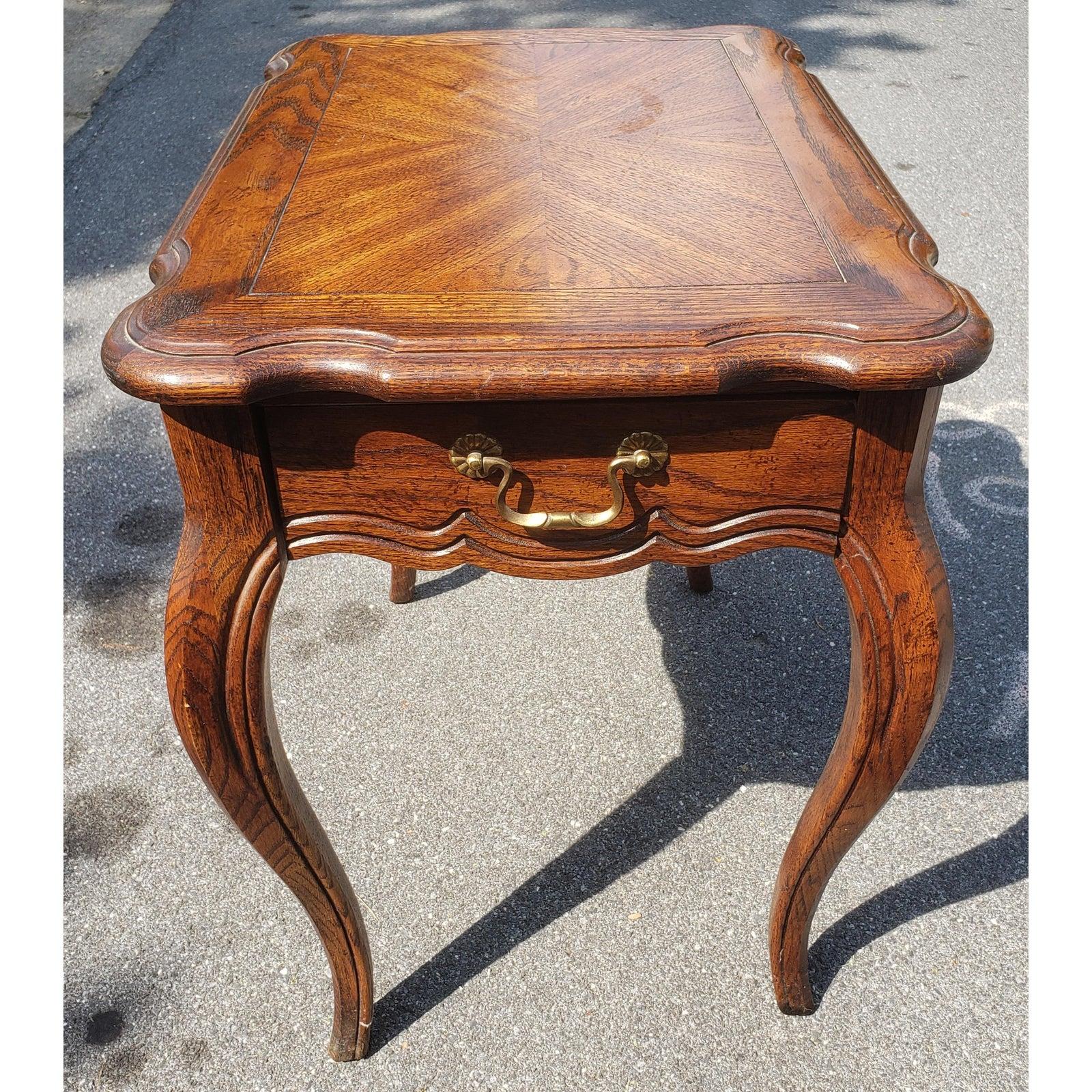 Hammary Furniture dark oak side table with banded top. On drawer with original hardware.
Table measures 18W x 25D x 24H. Table in excellent condition.
 