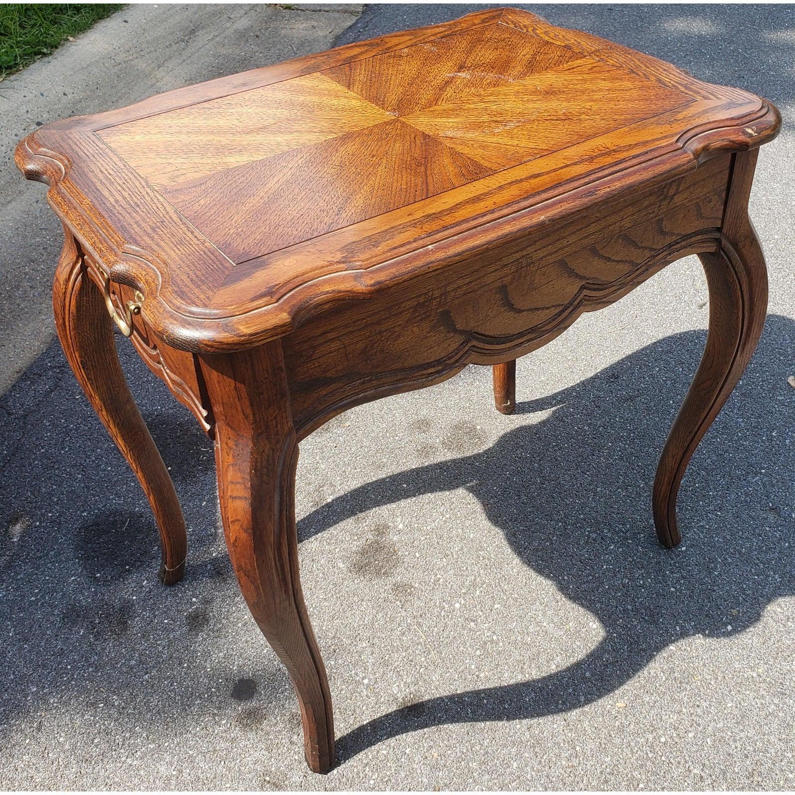 Mid-Century Modern Hammary Furniture Dark Oak Side Table For Sale