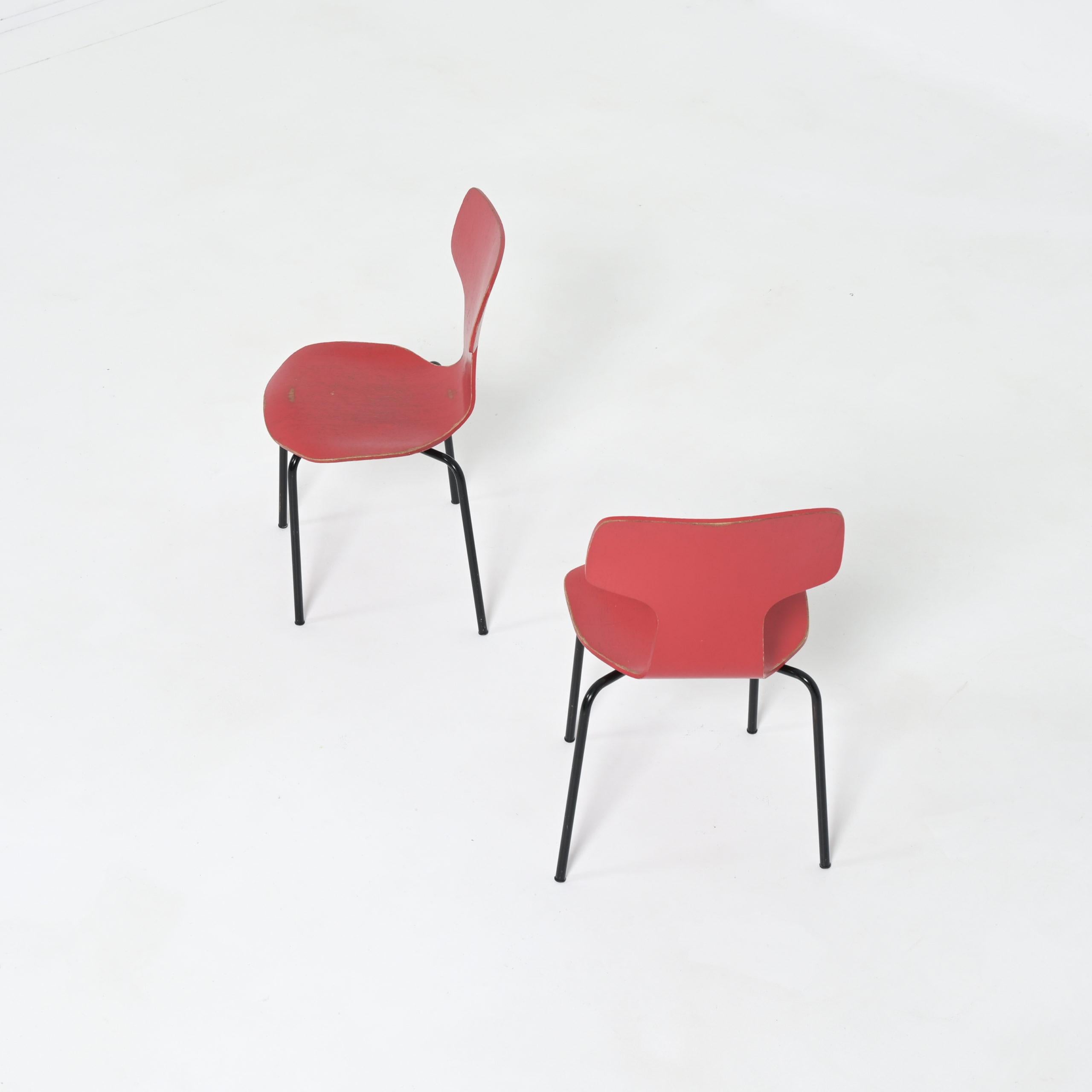 Kinderstuhl aus Hammer 3123 von Arne Jacobsen (Moderne der Mitte des Jahrhunderts) im Angebot